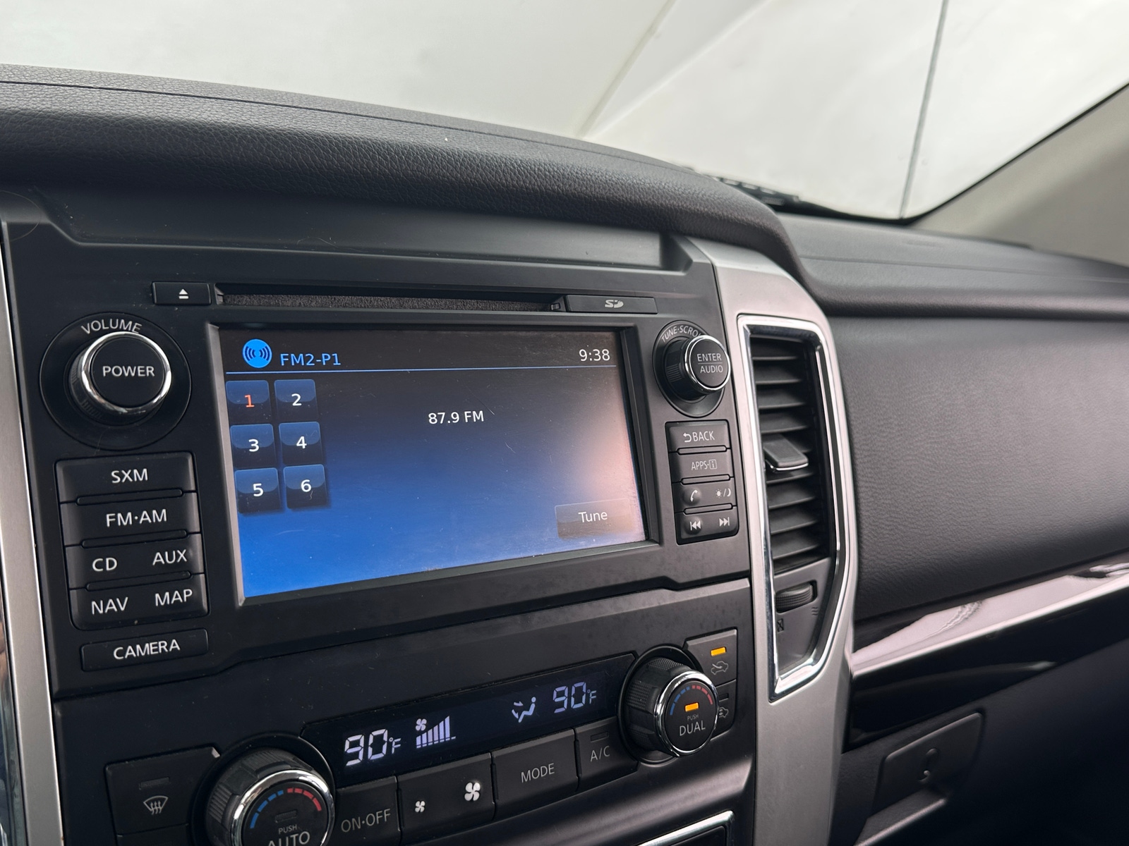 Thumbnail: 2016 Nissan Titan - 4