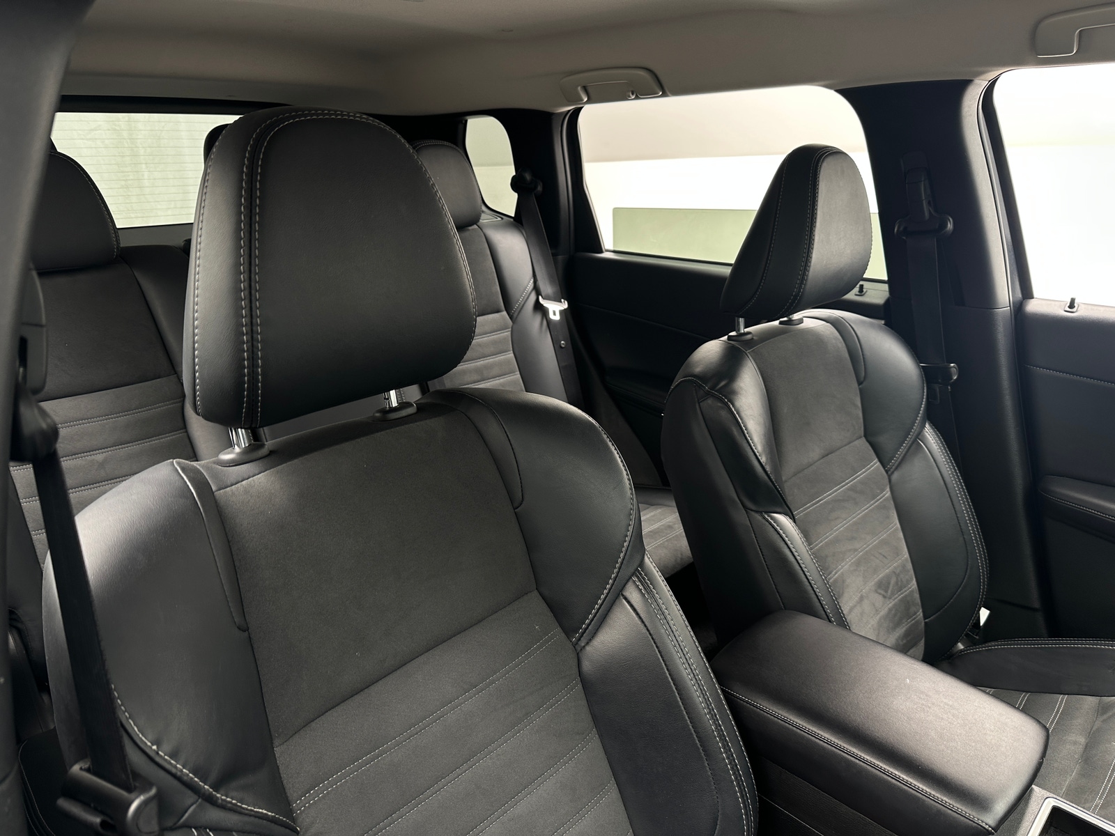 Thumbnail: 2024 Mitsubishi Outlander - 2