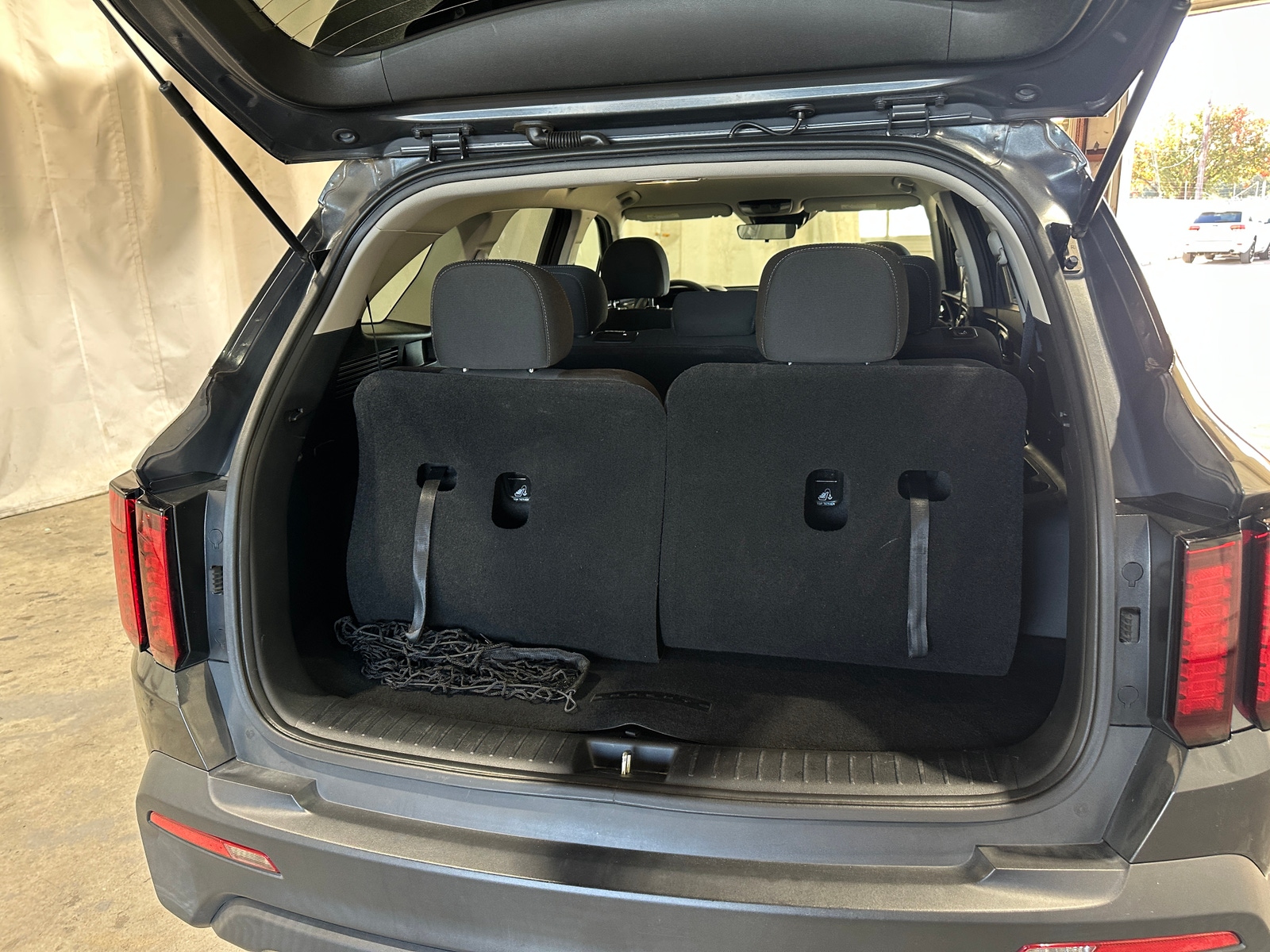 Thumbnail: 2023 Kia Sorento - 7