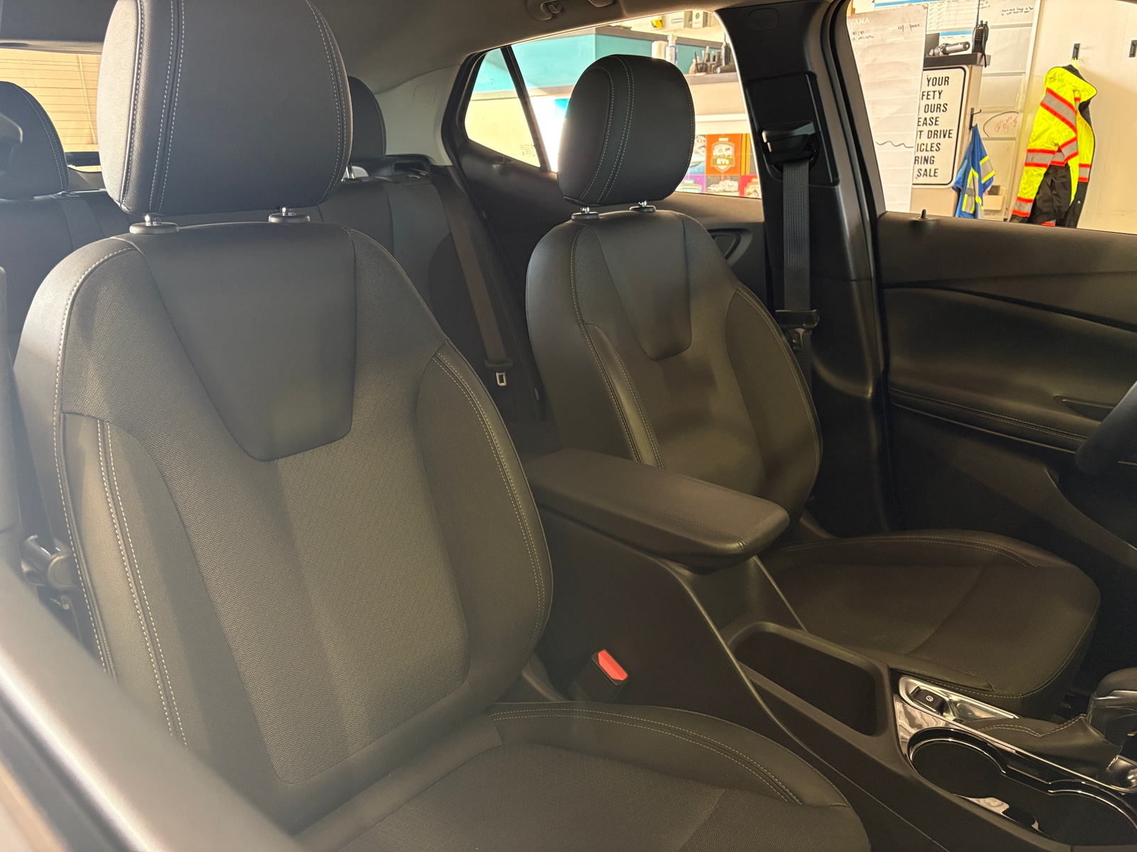 Thumbnail: 2025 Buick Encore GX - 2