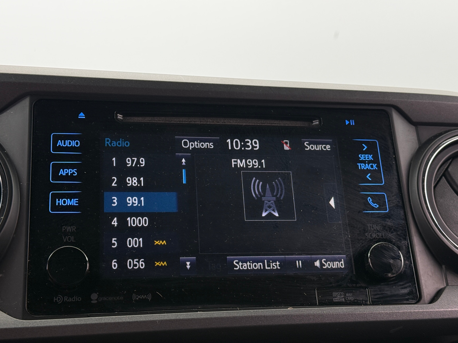 Thumbnail: 2017 Toyota Tacoma - 4