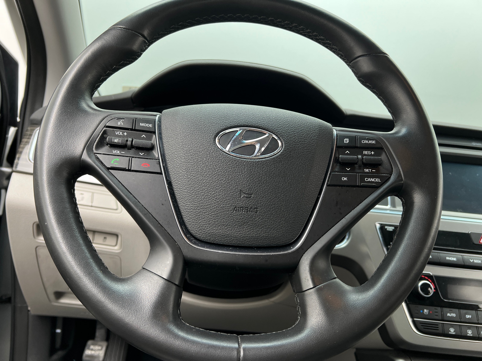 Thumbnail: 2017 Hyundai Sonata - 4