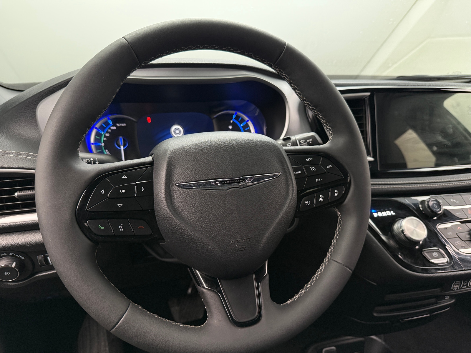 Thumbnail: 2024 Chrysler Pacifica - 4