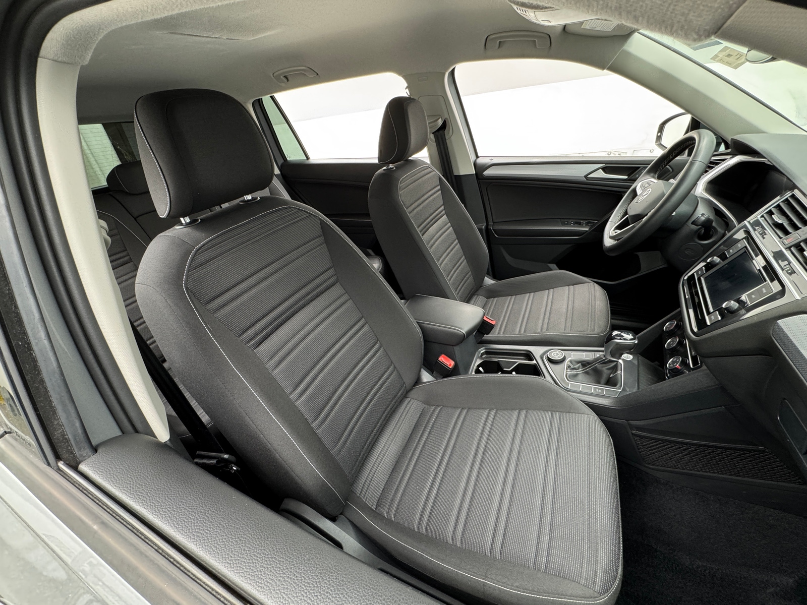 Thumbnail: 2022 Volkswagen Tiguan - 2