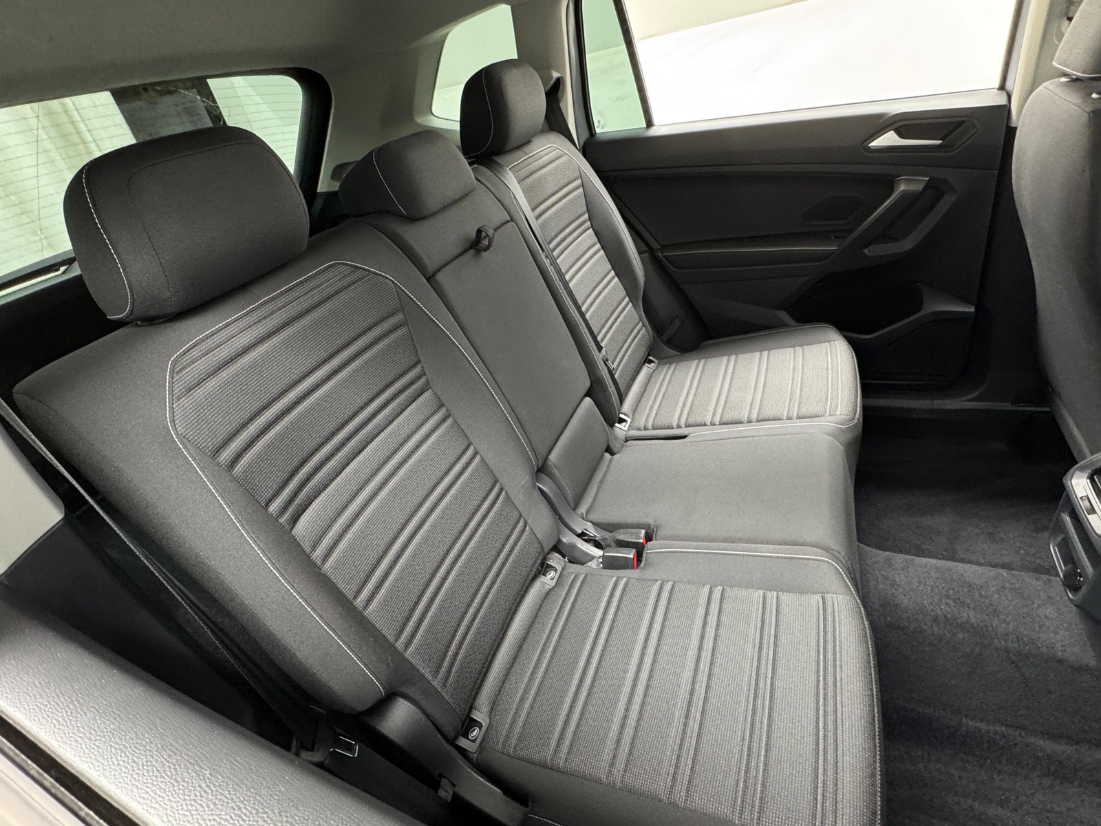 Thumbnail: 2022 Volkswagen Tiguan - 6