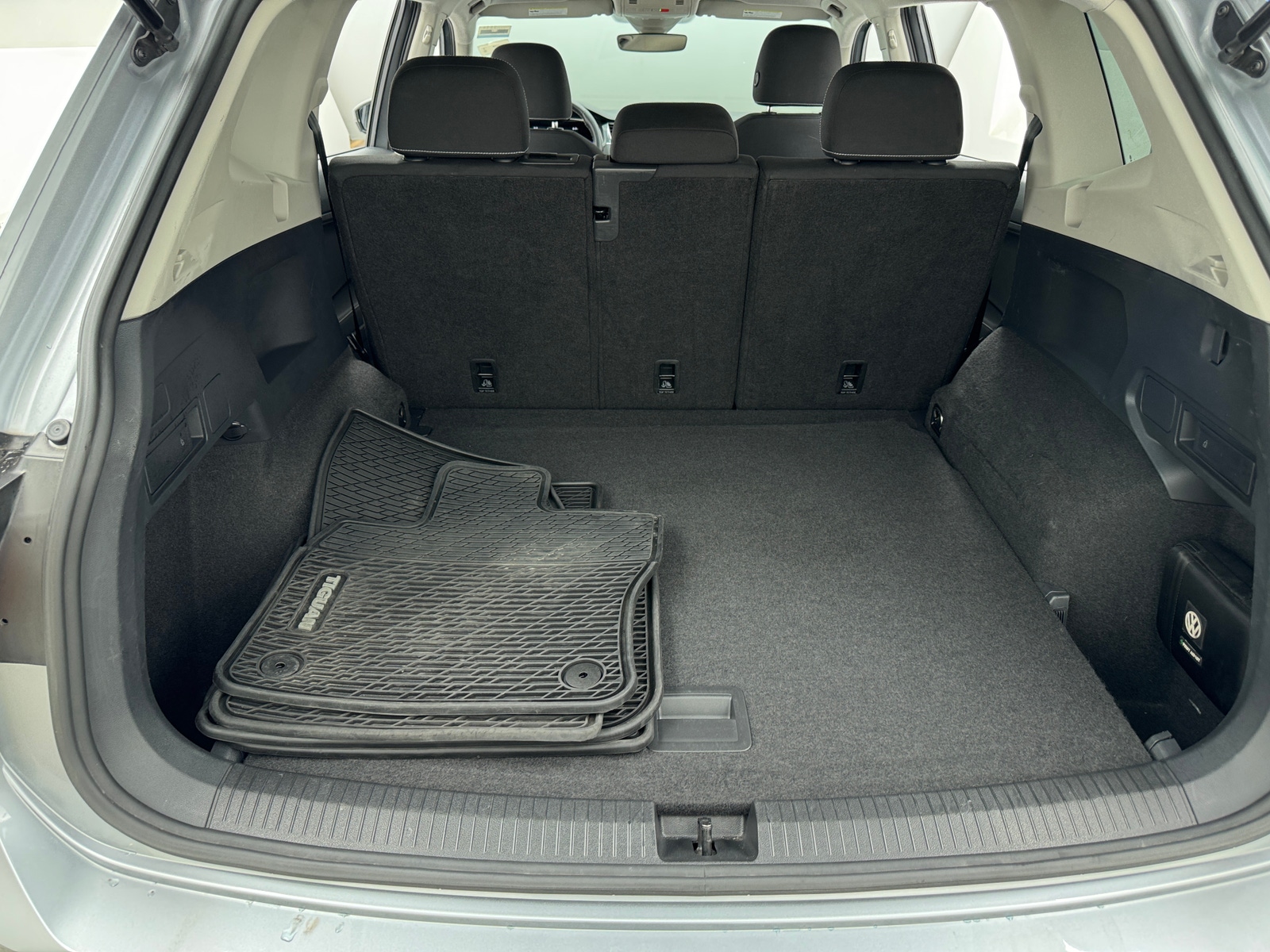 Thumbnail: 2022 Volkswagen Tiguan - 7