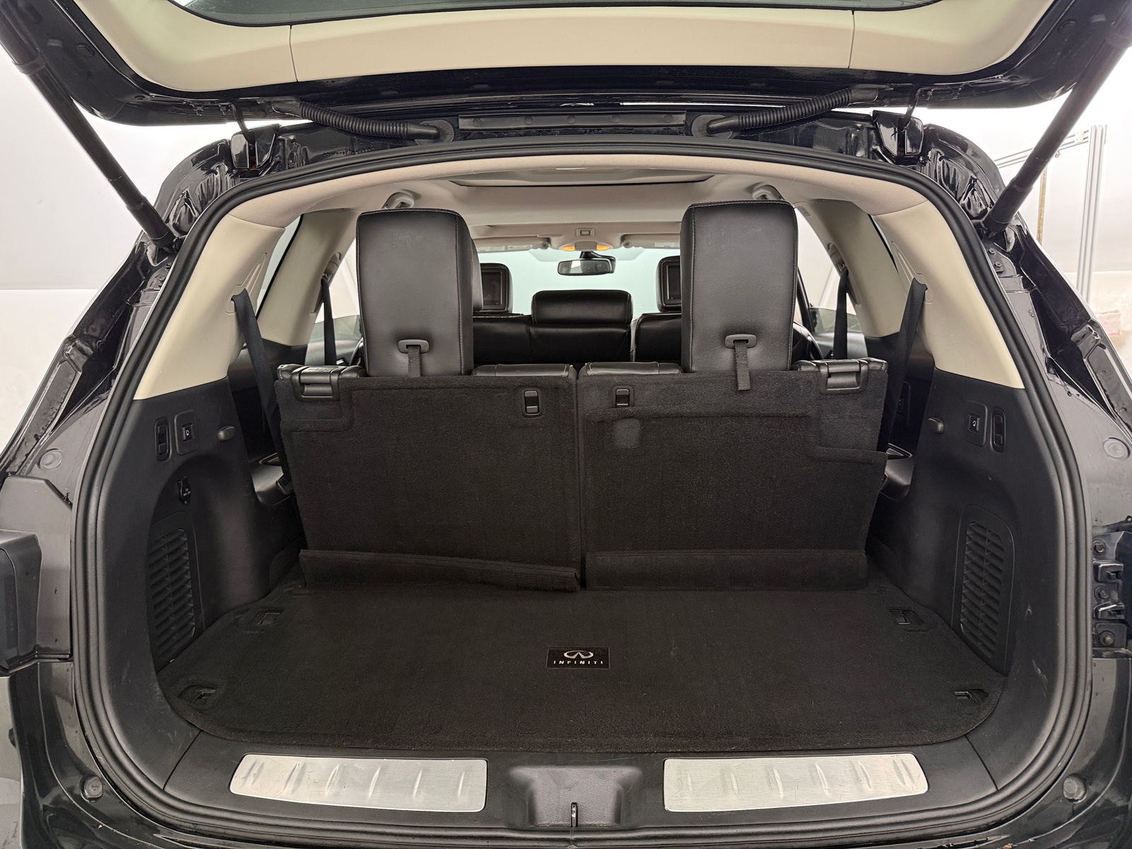 Thumbnail: 2017 INFINITI QX60 - 6