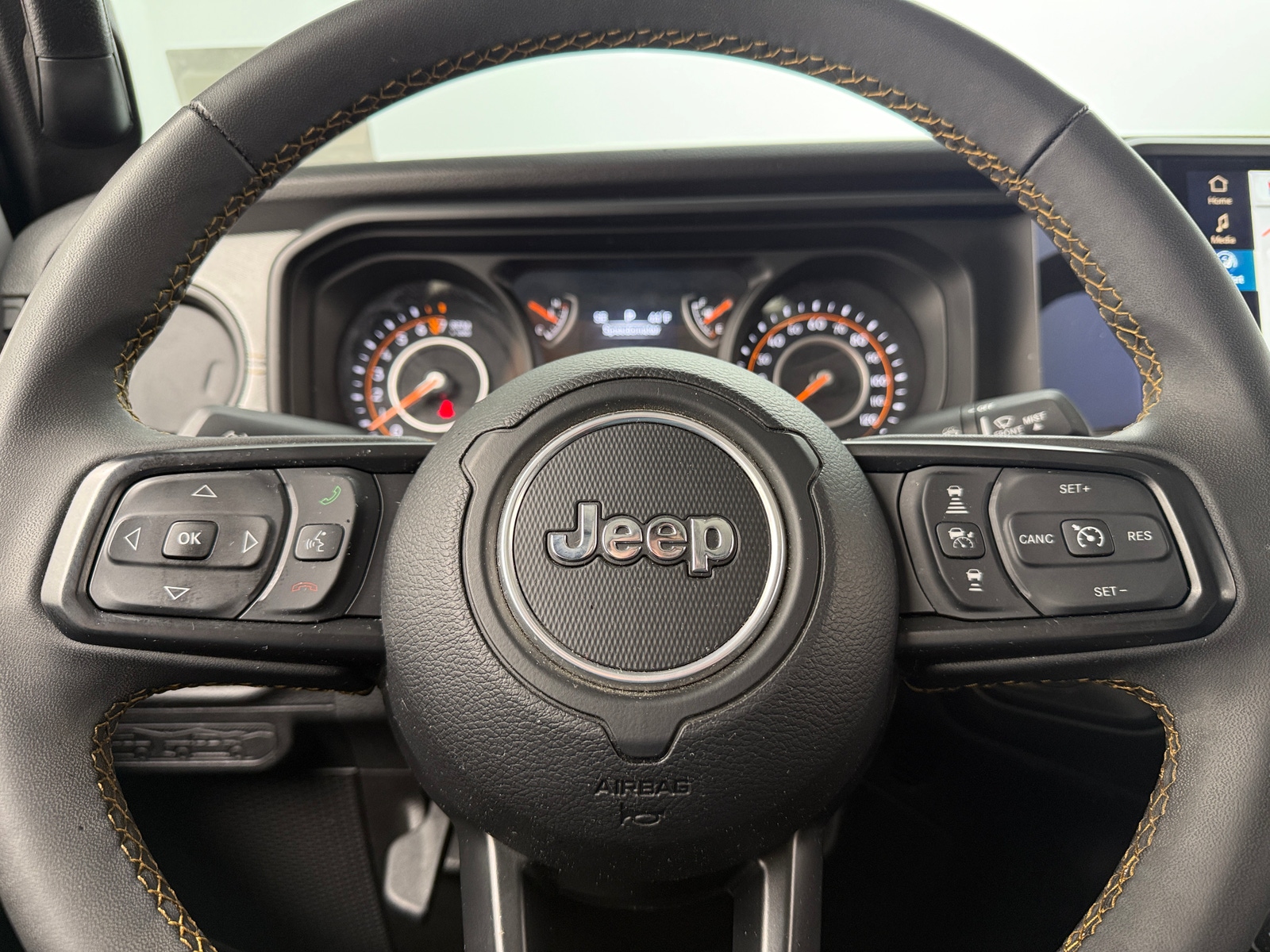 Thumbnail: 2025 Jeep Gladiator - 5