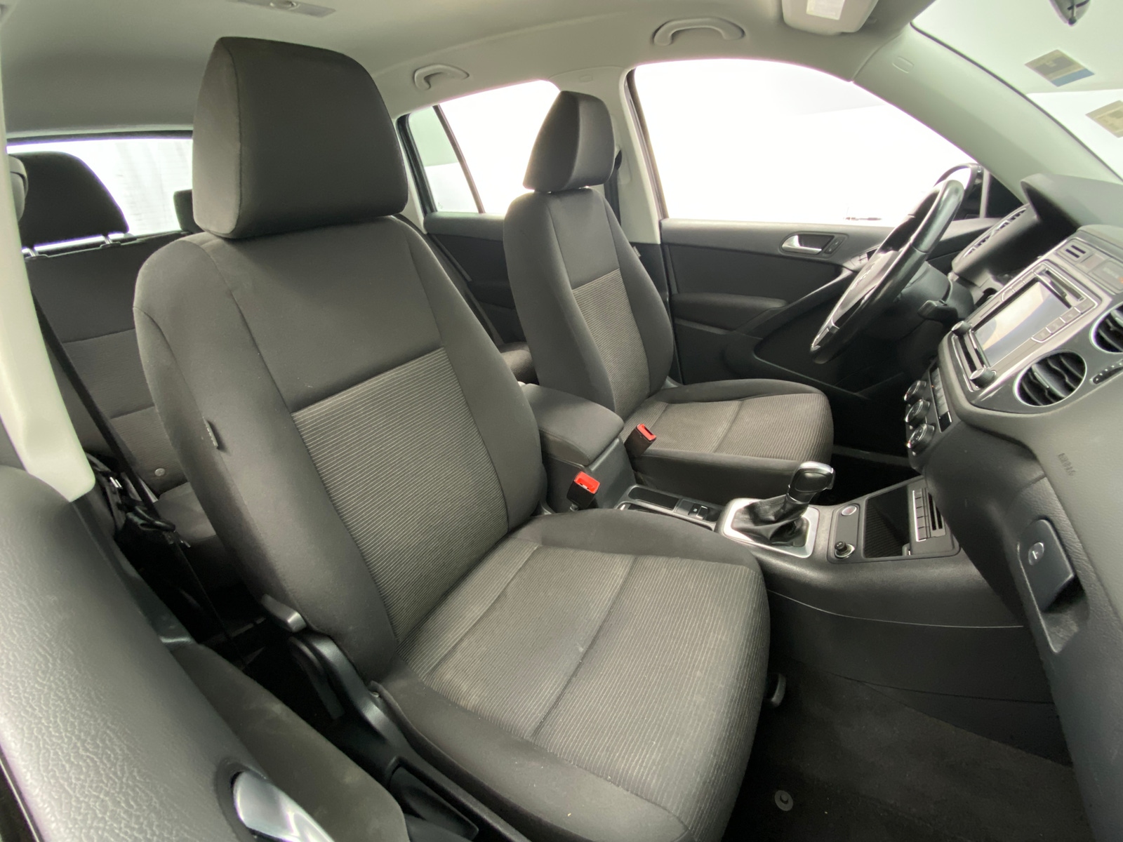 Thumbnail: 2017 Volkswagen Tiguan - 2