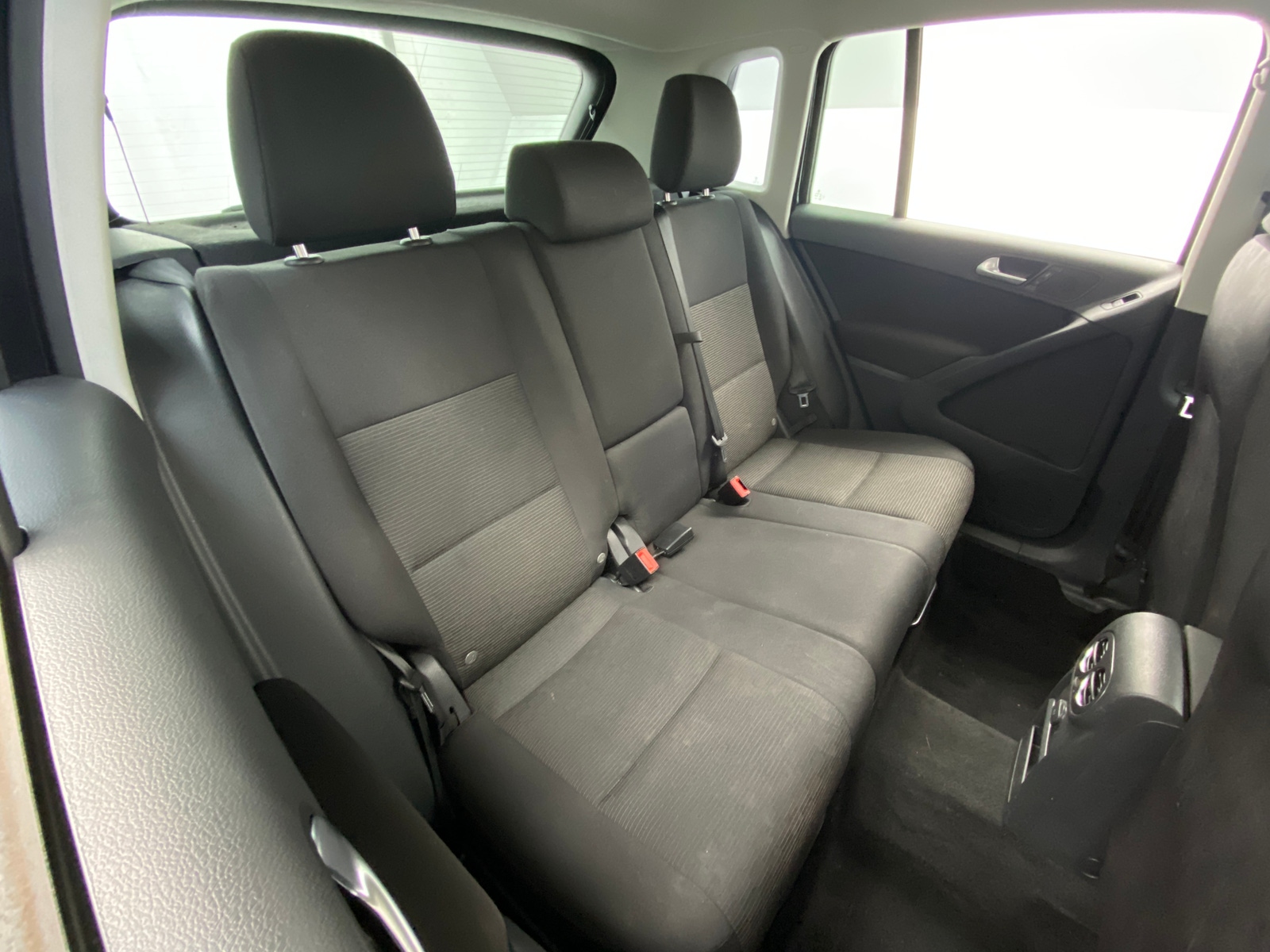 Thumbnail: 2017 Volkswagen Tiguan - 6