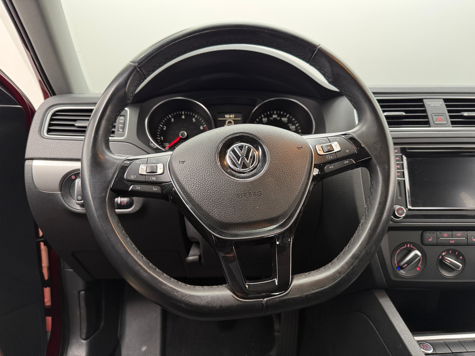 Thumbnail: 2017 Volkswagen Jetta - 4