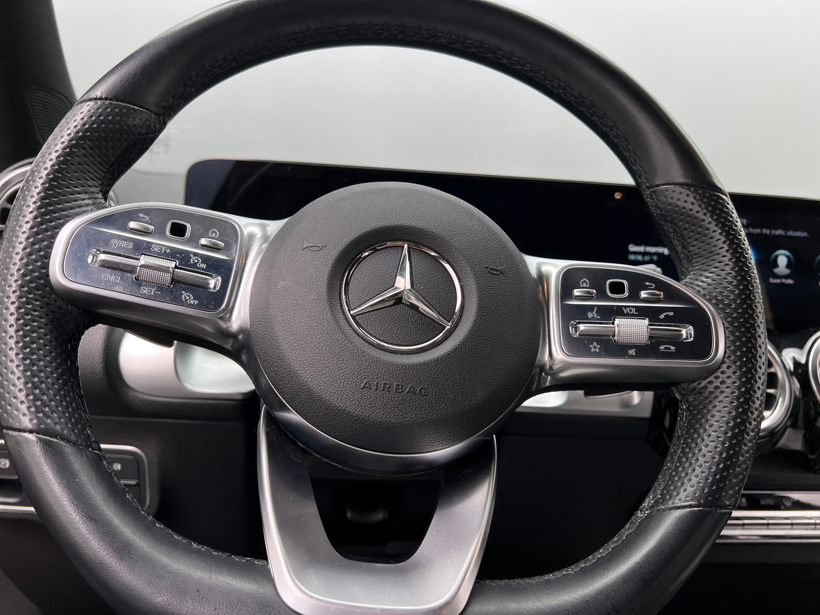 Thumbnail: 2023 Mercedes-Benz GLB - 4