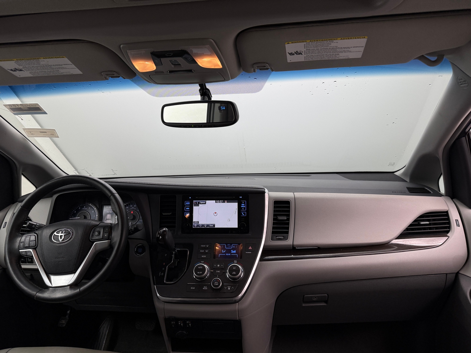 Thumbnail: 2017 Toyota Sienna - 2