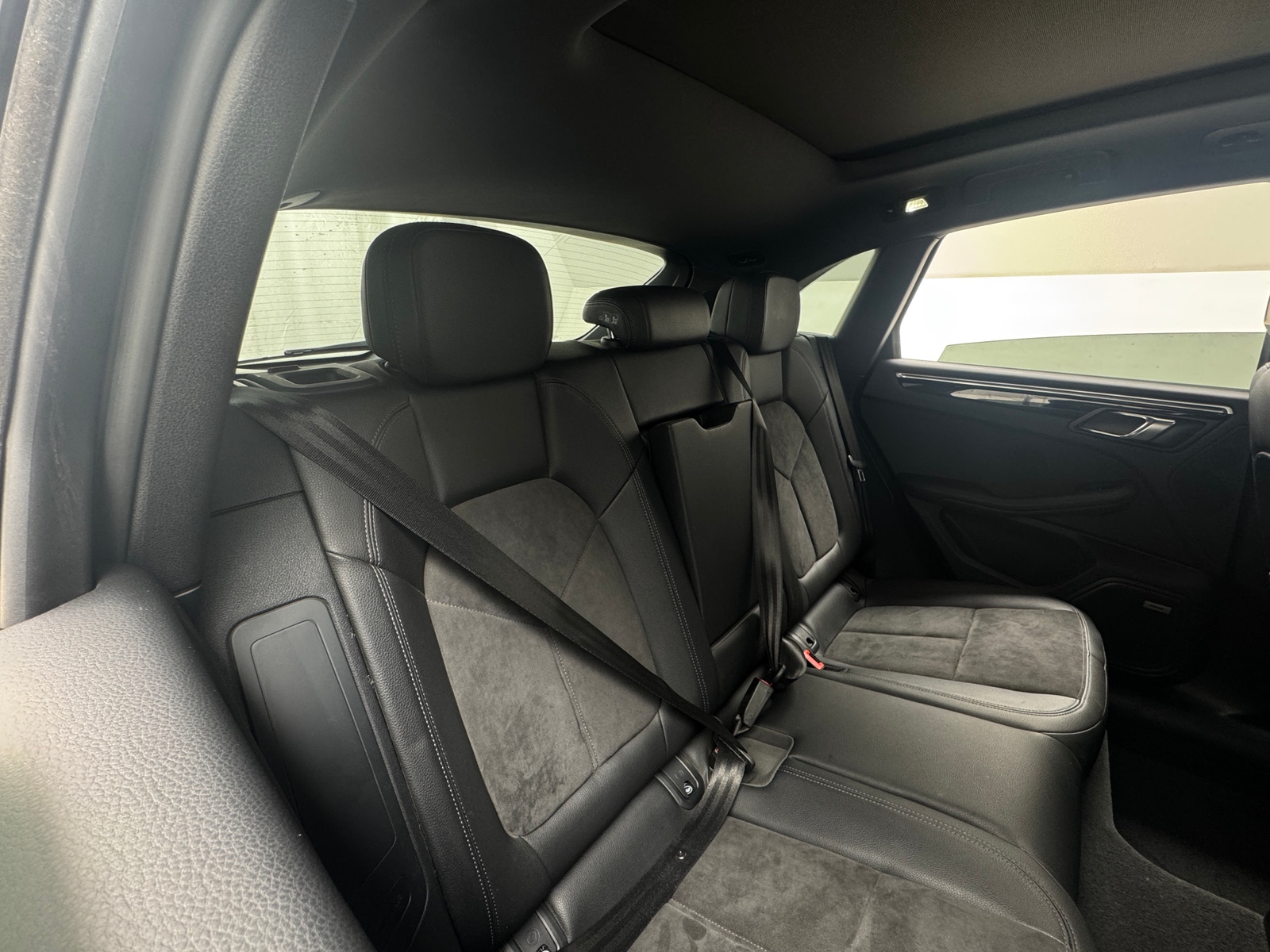 Thumbnail: 2021 Porsche Macan - 5