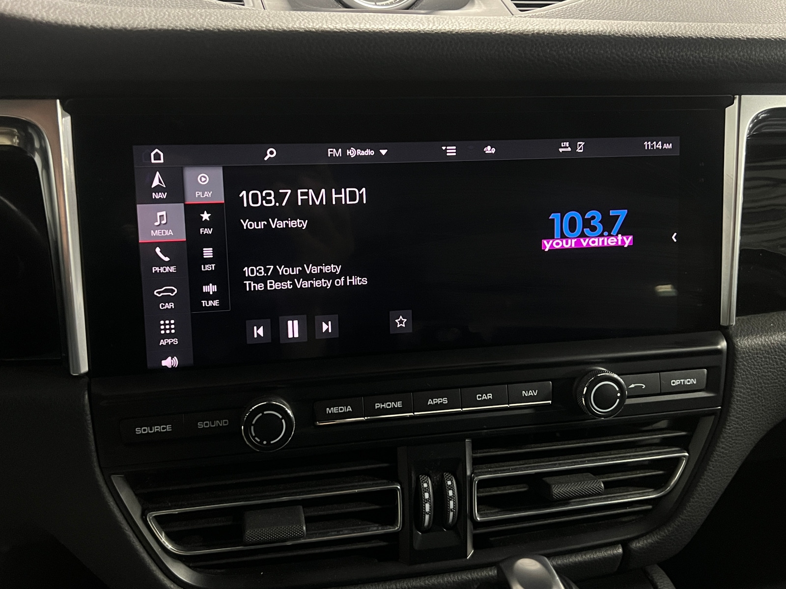 Thumbnail: 2021 Porsche Macan - 3