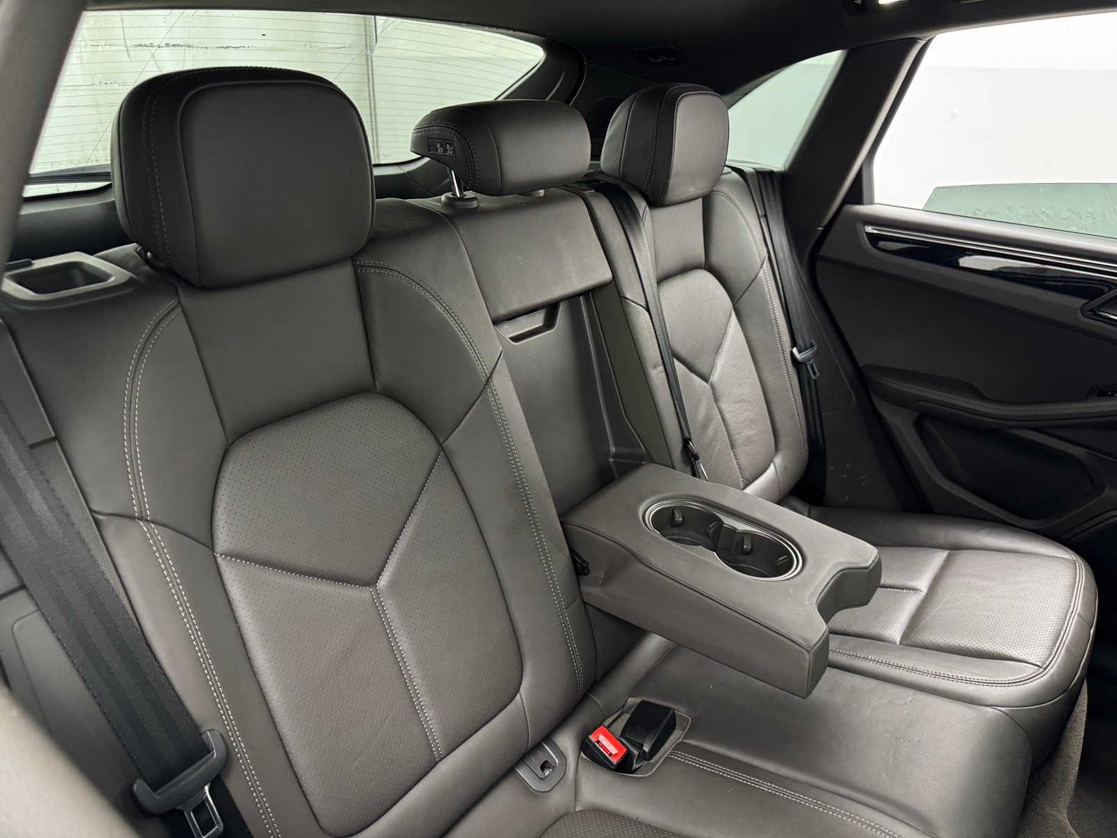 Thumbnail: 2017 Porsche Macan - 5