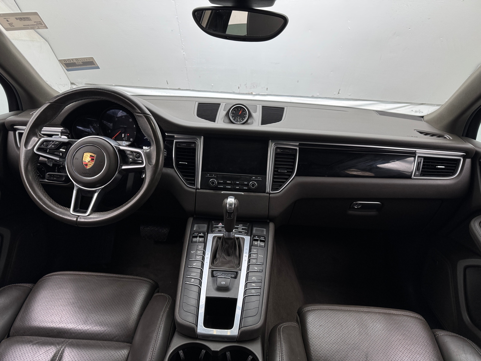 Thumbnail: 2017 Porsche Macan - 2