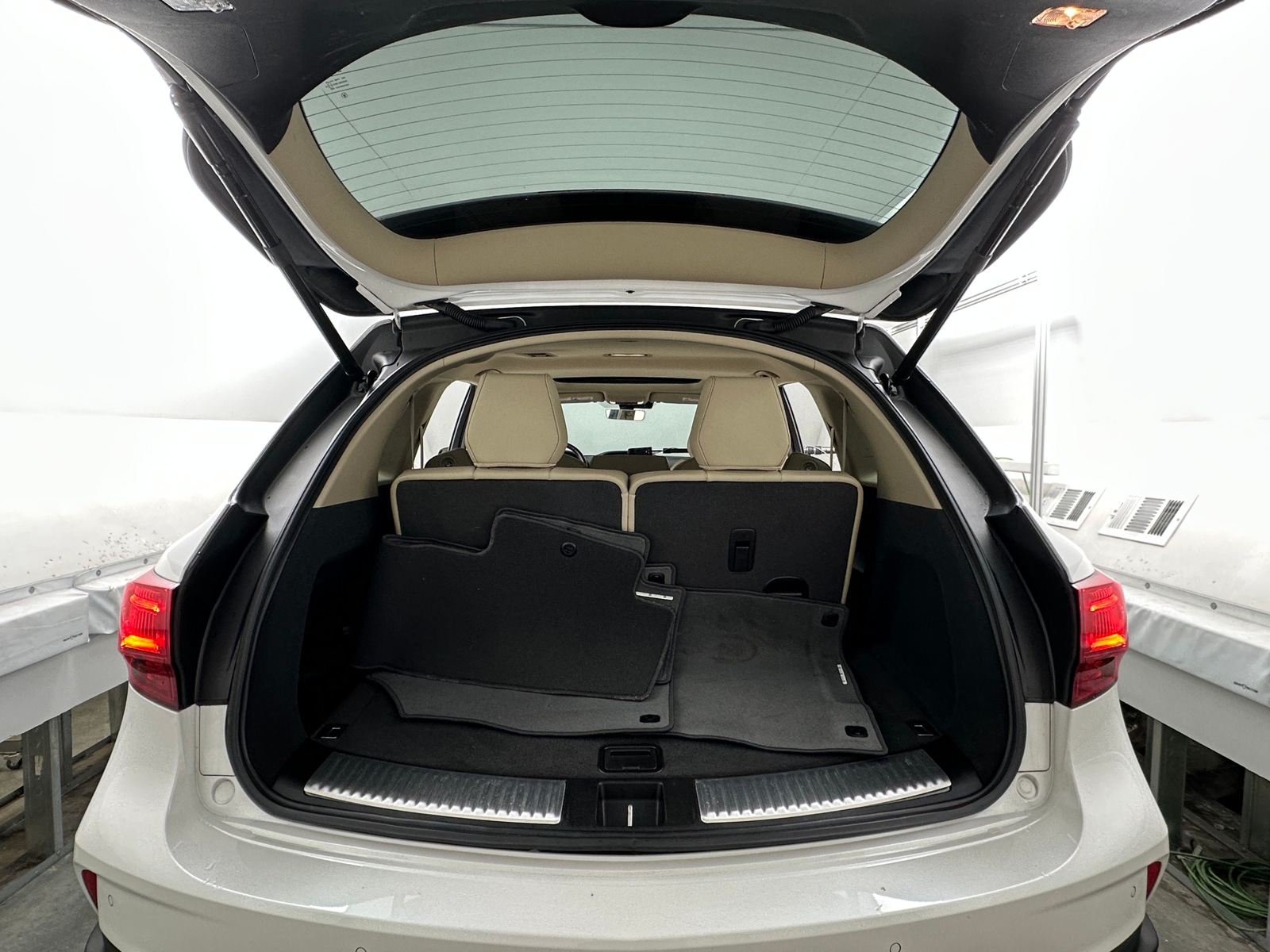 Thumbnail: 2020 Acura MDX - 6