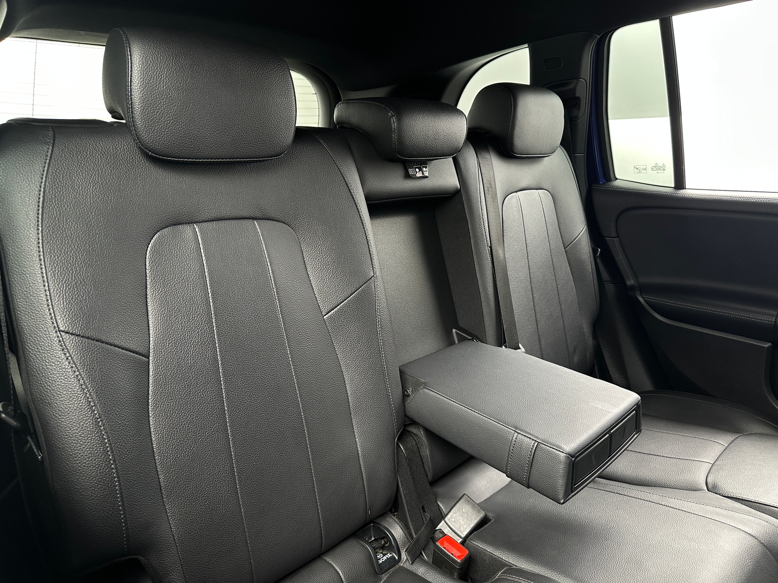 Thumbnail: 2020 Mercedes-Benz GLB - 5