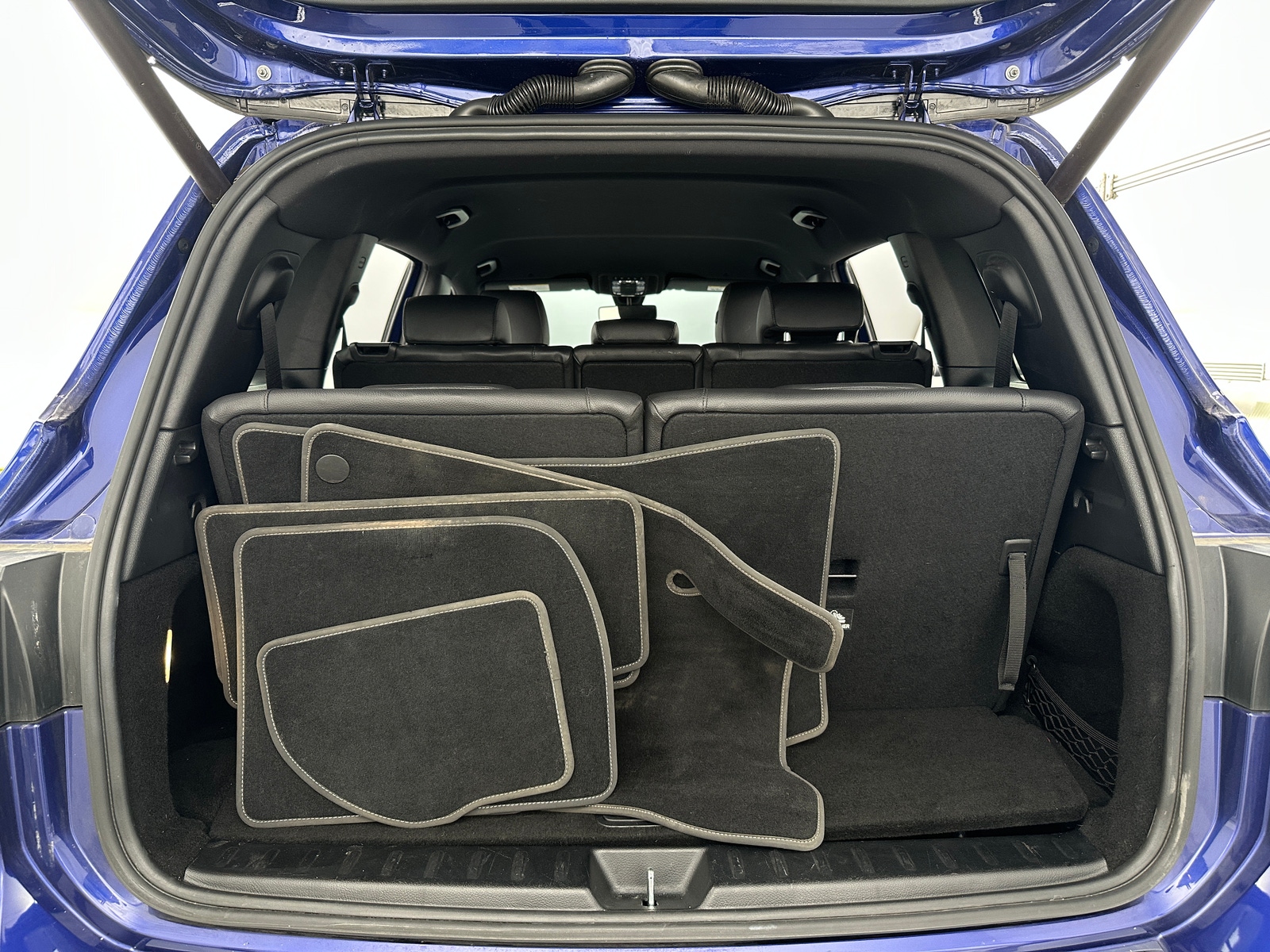 Thumbnail: 2020 Mercedes-Benz GLB - 6