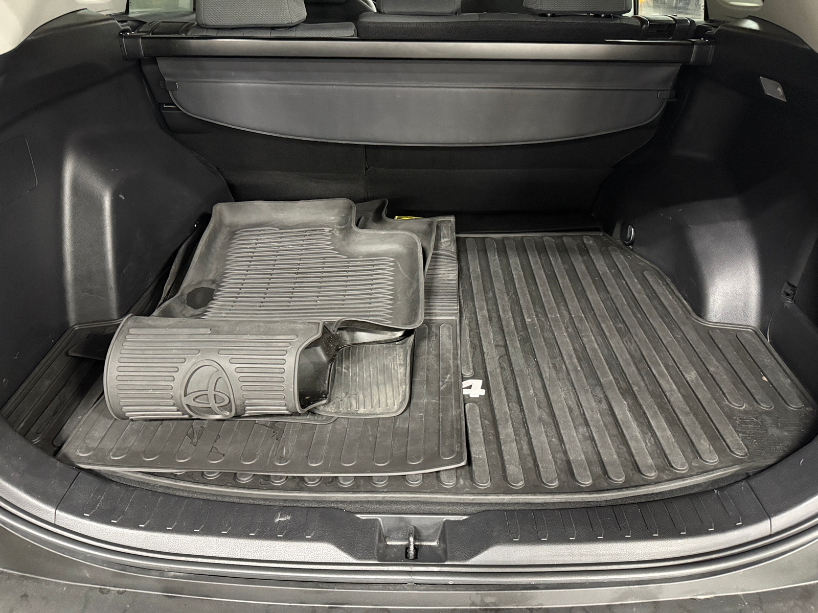 Thumbnail: 2020 Toyota RAV4 - 7