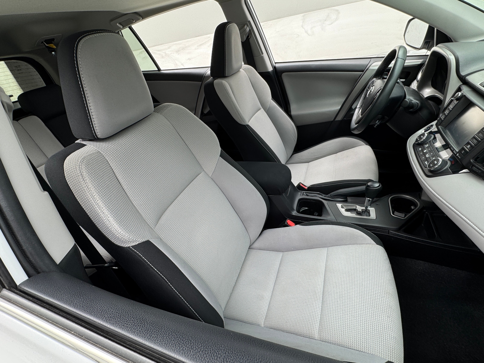 Thumbnail: 2017 Toyota RAV4 - 2