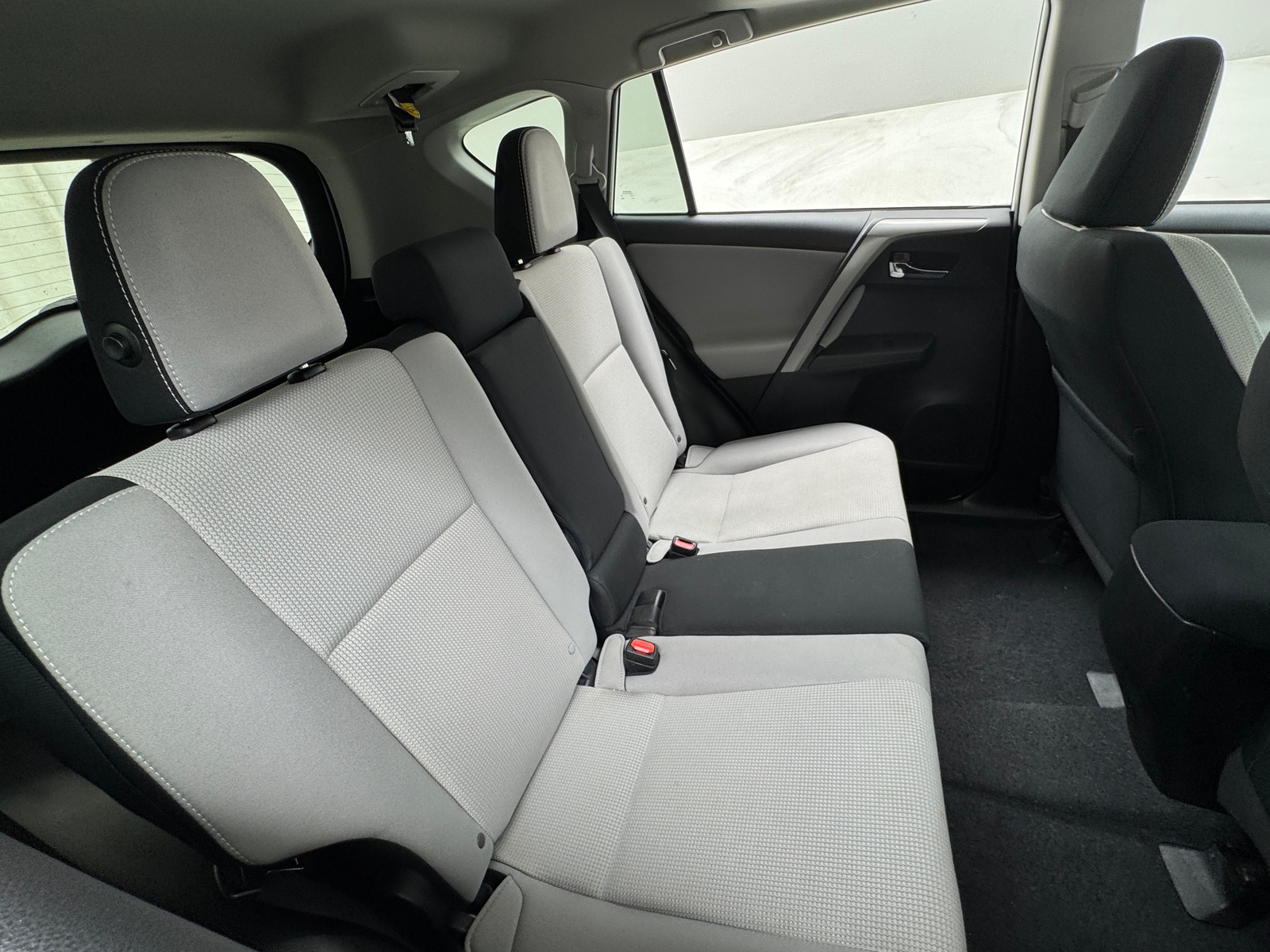 Thumbnail: 2017 Toyota RAV4 - 6