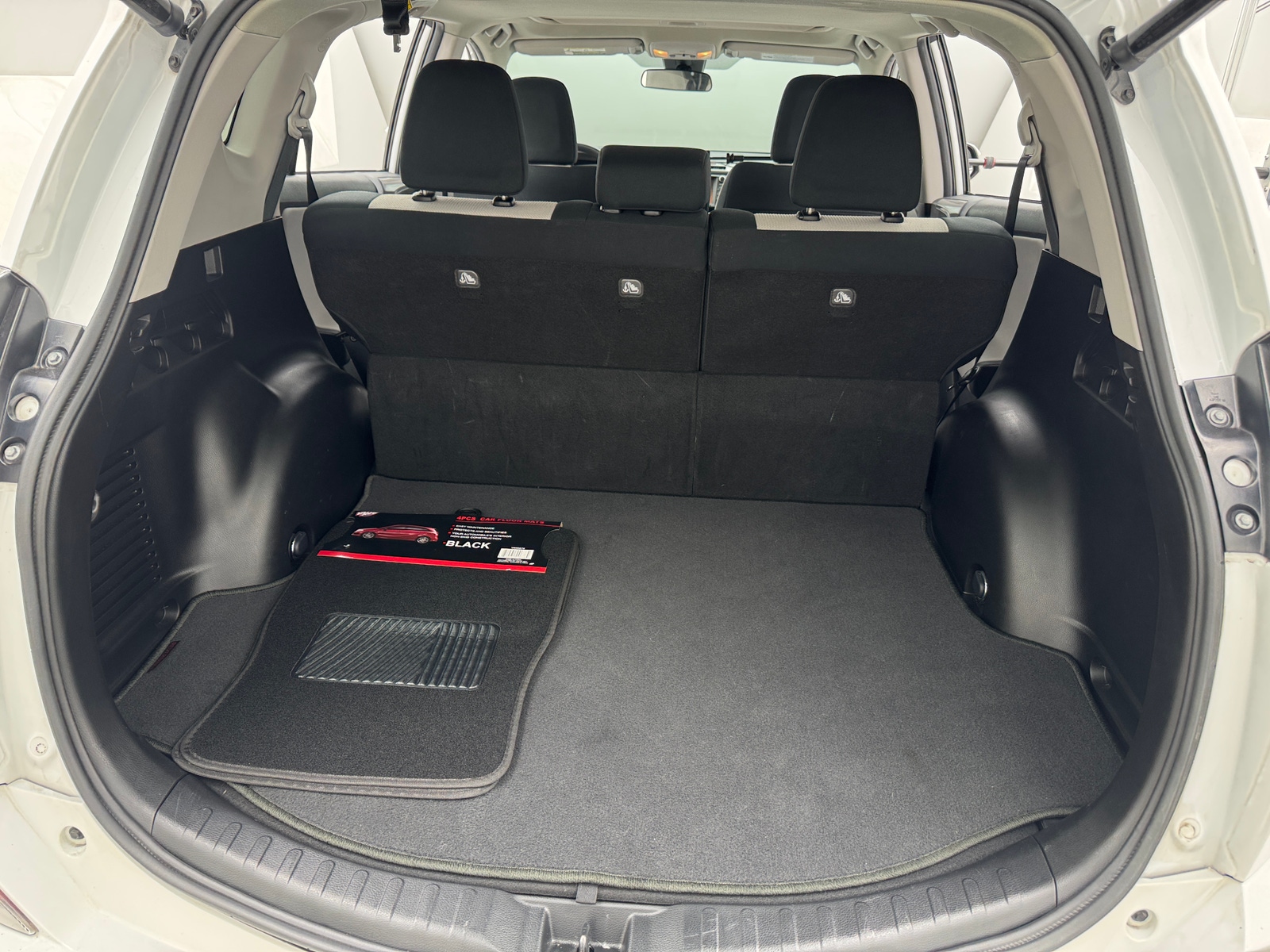 Thumbnail: 2017 Toyota RAV4 - 7