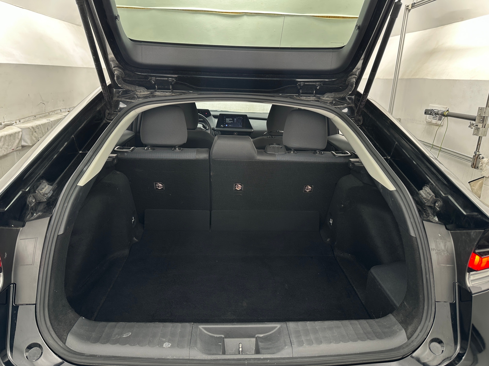 Thumbnail: 2024 Toyota Prius - 7