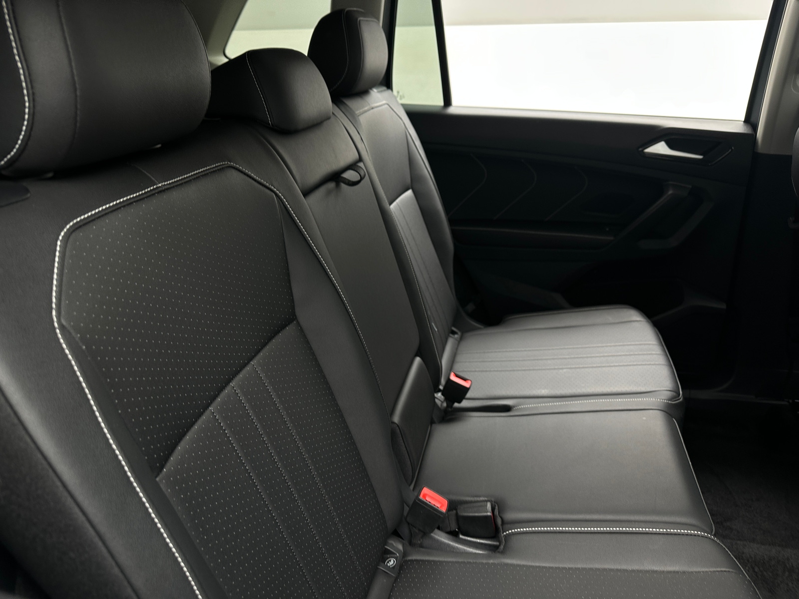 Thumbnail: 2023 Volkswagen Tiguan - 5