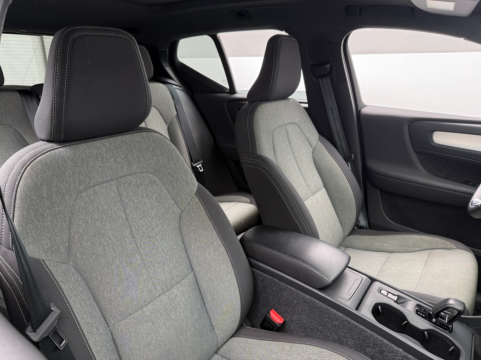 Thumbnail: 2024 Volvo XC40 - 2