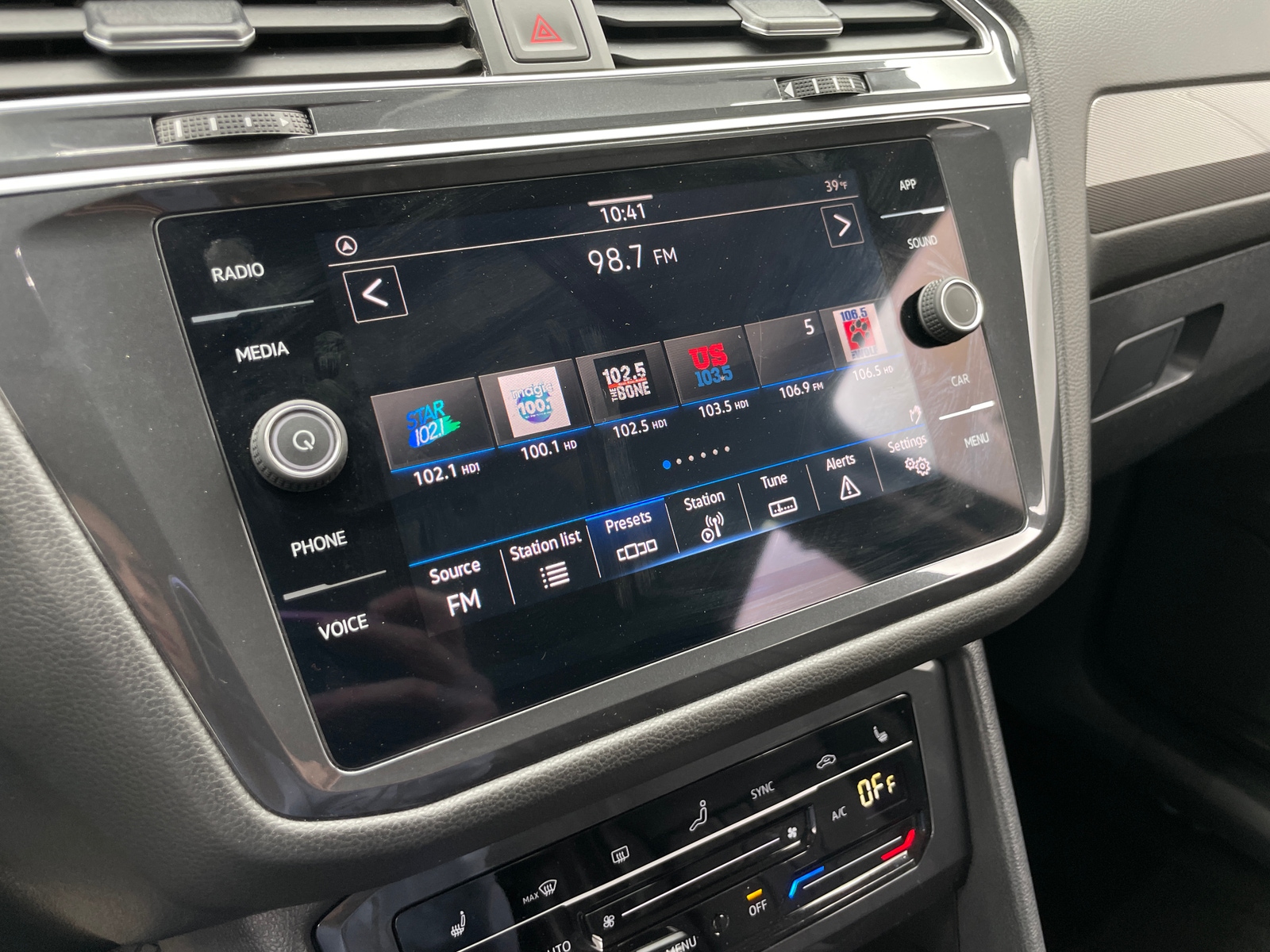 Thumbnail: 2024 Volkswagen Tiguan - 3