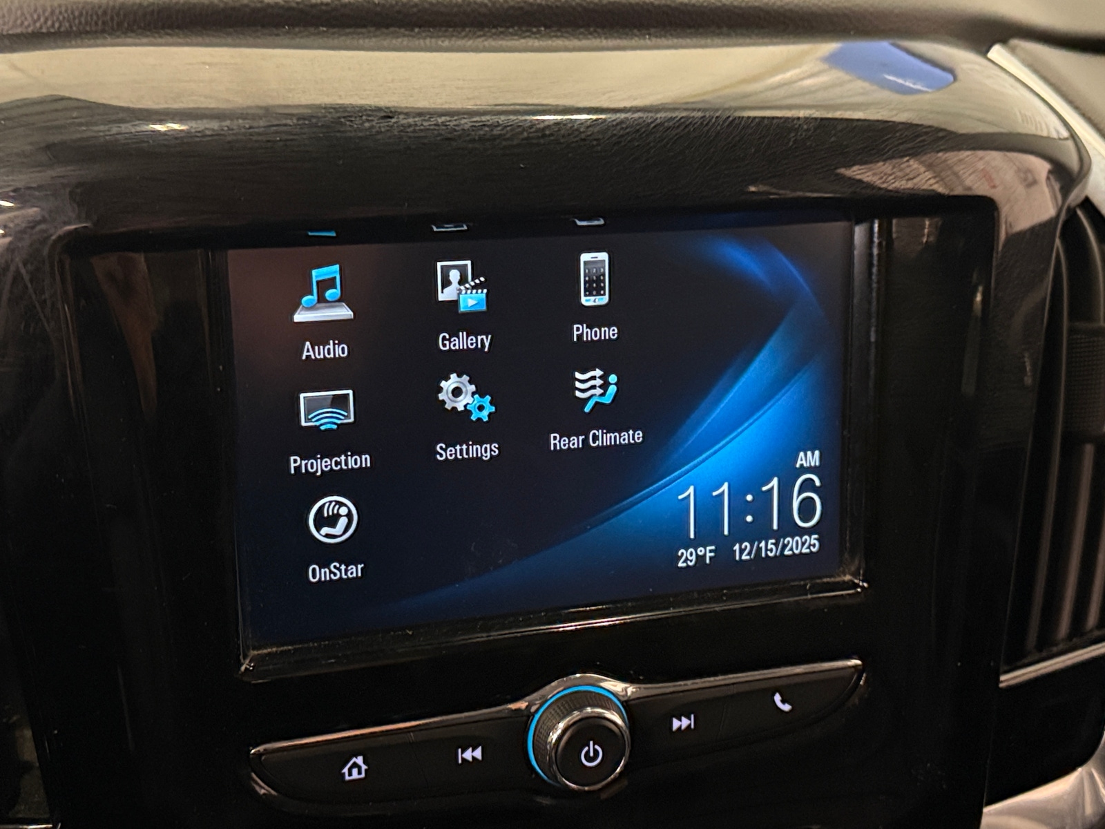 Thumbnail: 2018 Chevrolet Traverse - 4