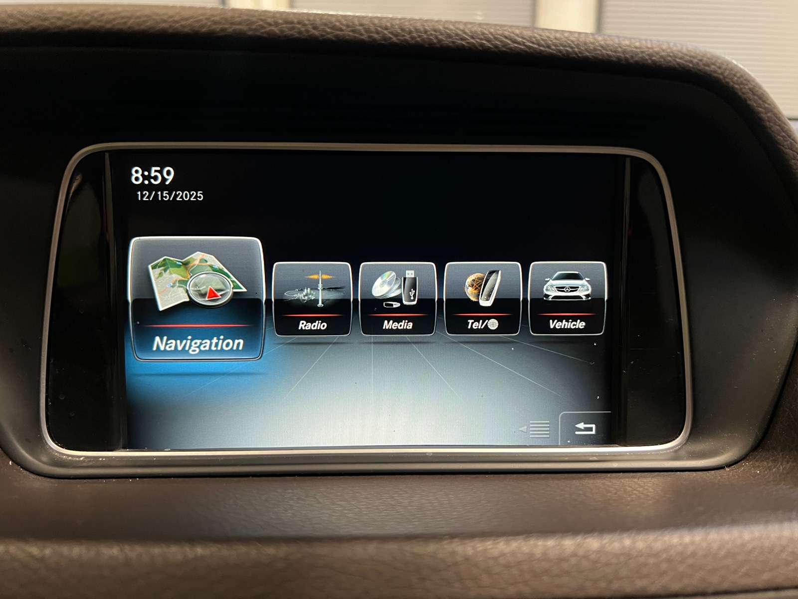 Thumbnail: 2016 Mercedes-Benz E-Class - 3