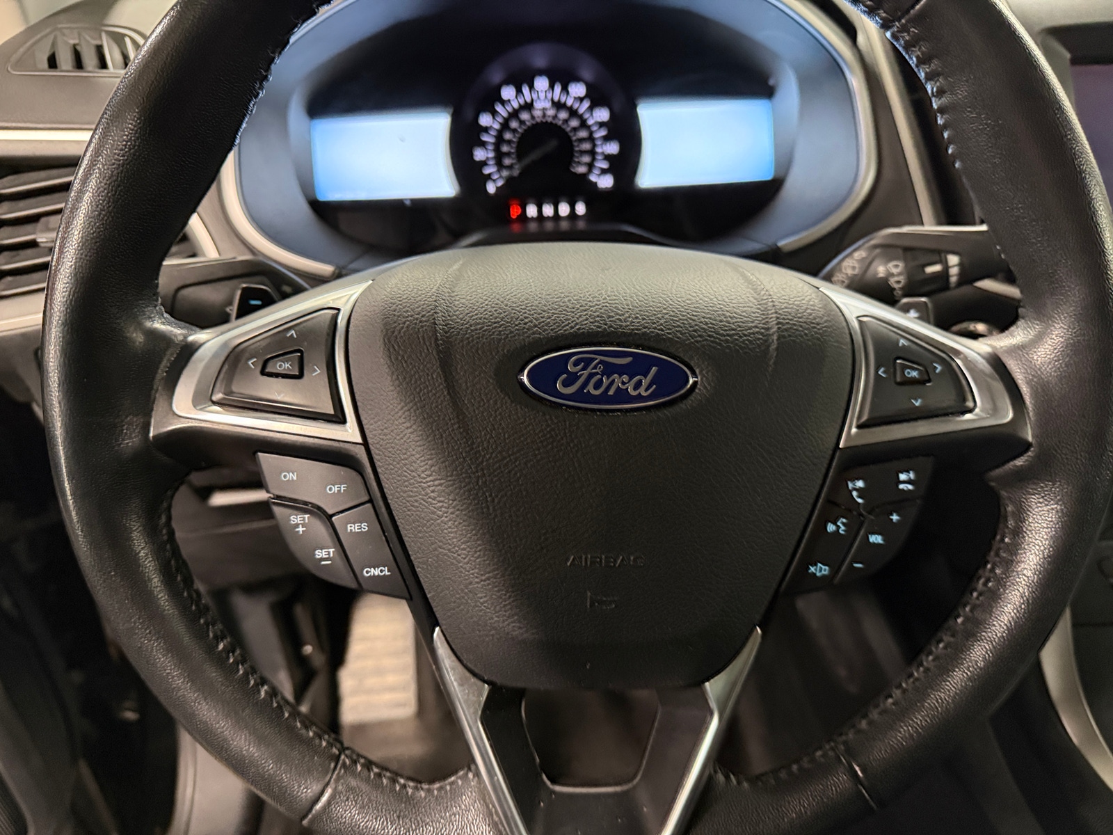 Thumbnail: 2016 Ford Edge - 4