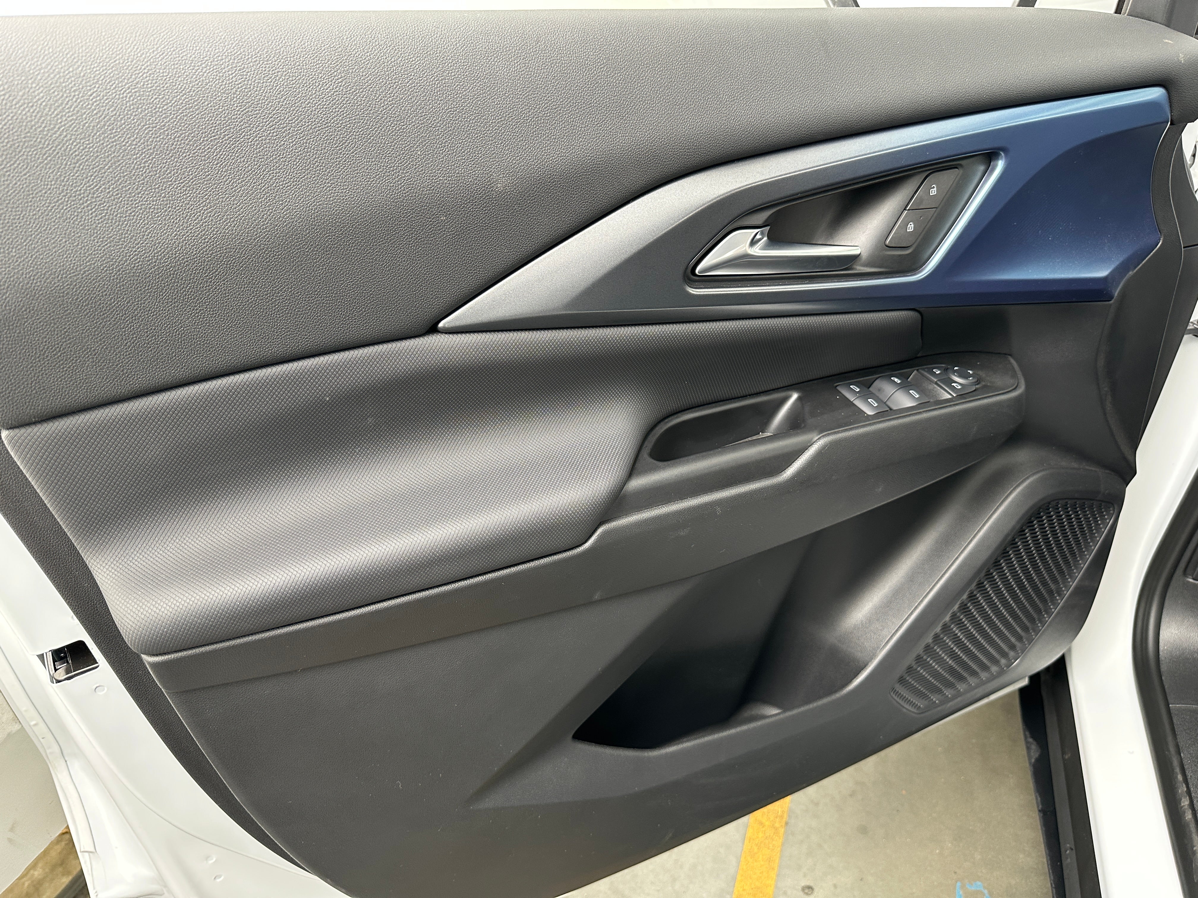 Used 2025 Chevrolet Equinox EV 1LT with VIN 3GN7DNRP6SS227230 for sale in Auburn, WA