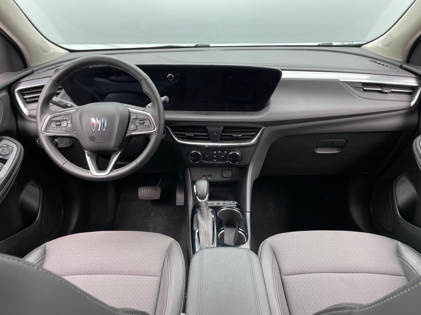 Thumbnail: 2025 Buick Encore GX - 3