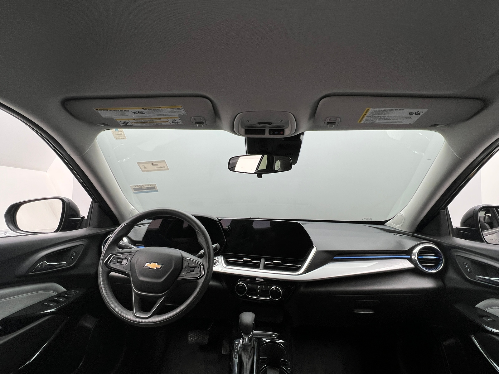 Thumbnail: 2025 Chevrolet Trax - 3