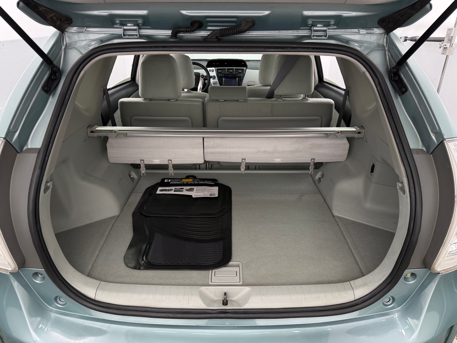 Thumbnail: 2013 Toyota Prius v - 7