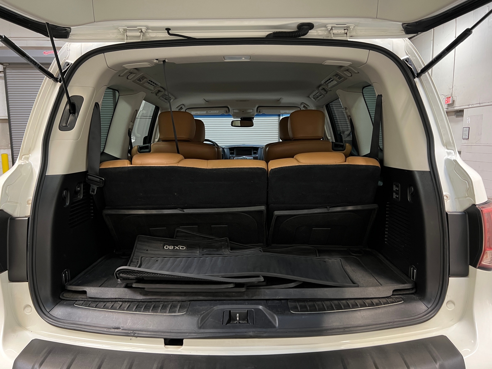 Thumbnail: 2017 INFINITI QX80 - 6