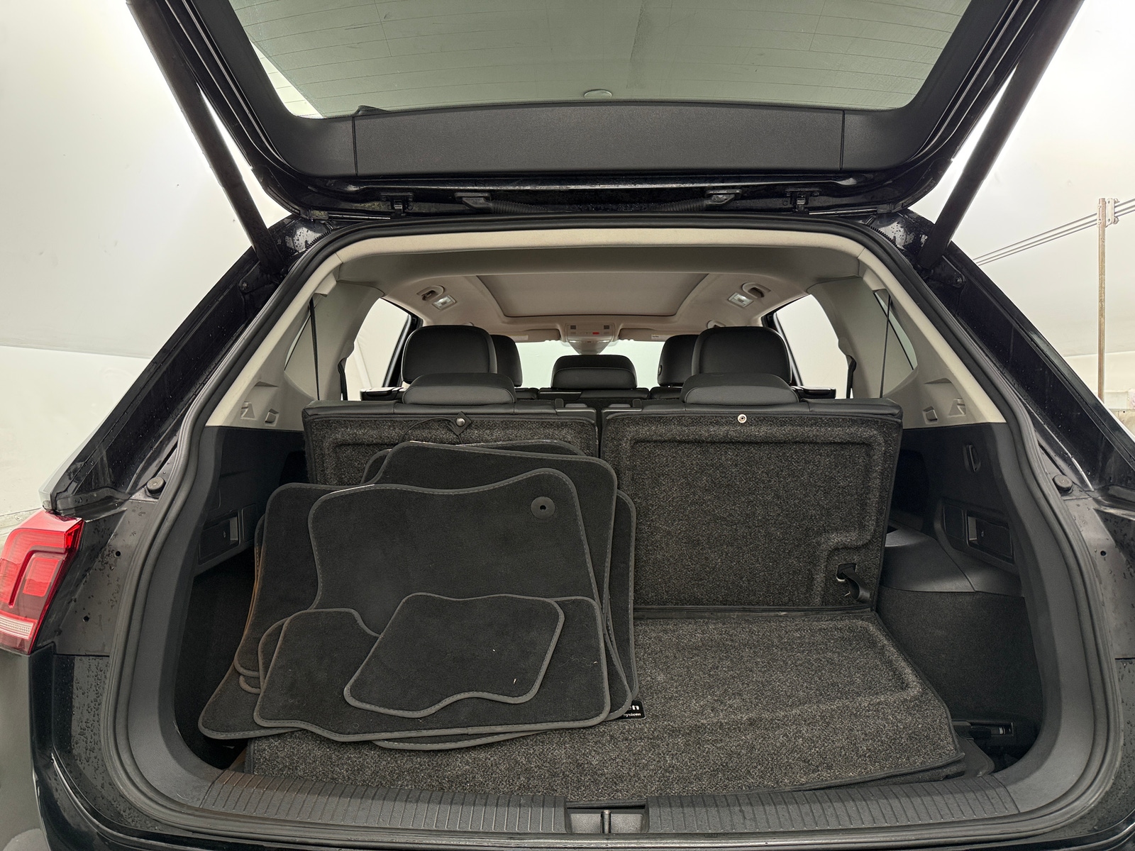 Thumbnail: 2019 Volkswagen Tiguan - 6