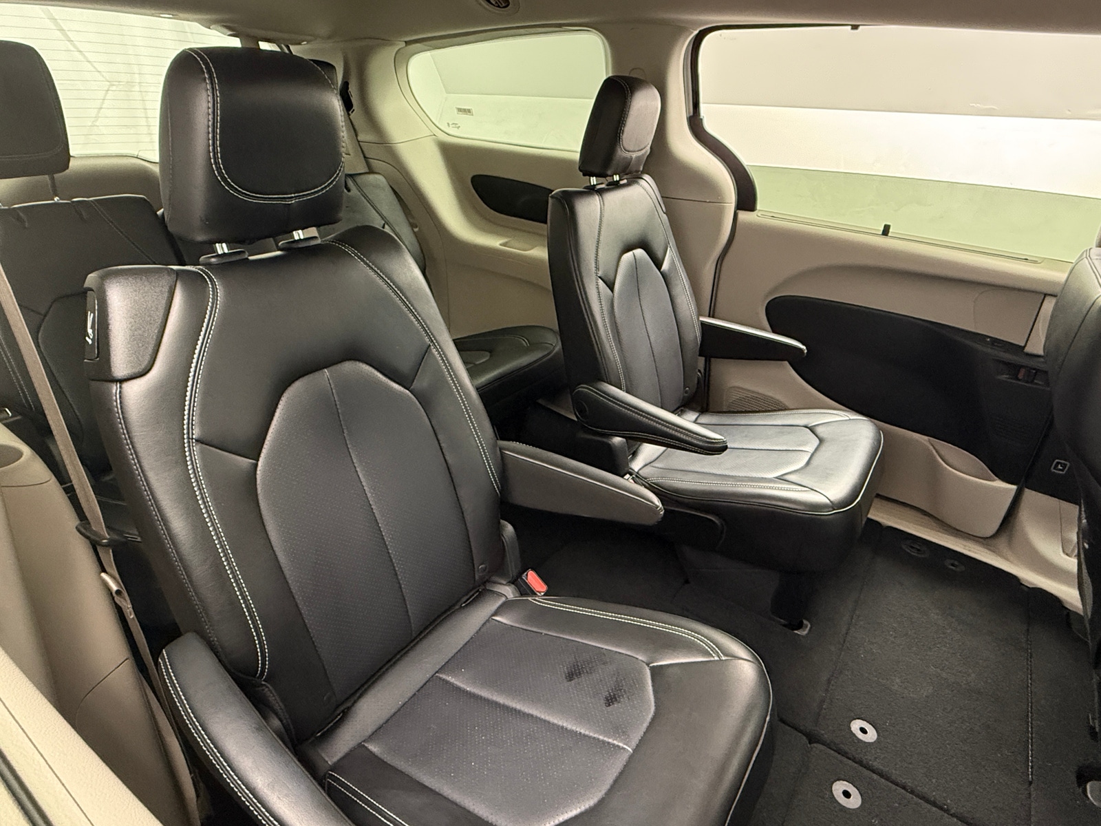 Thumbnail: 2023 Chrysler Pacifica - 5