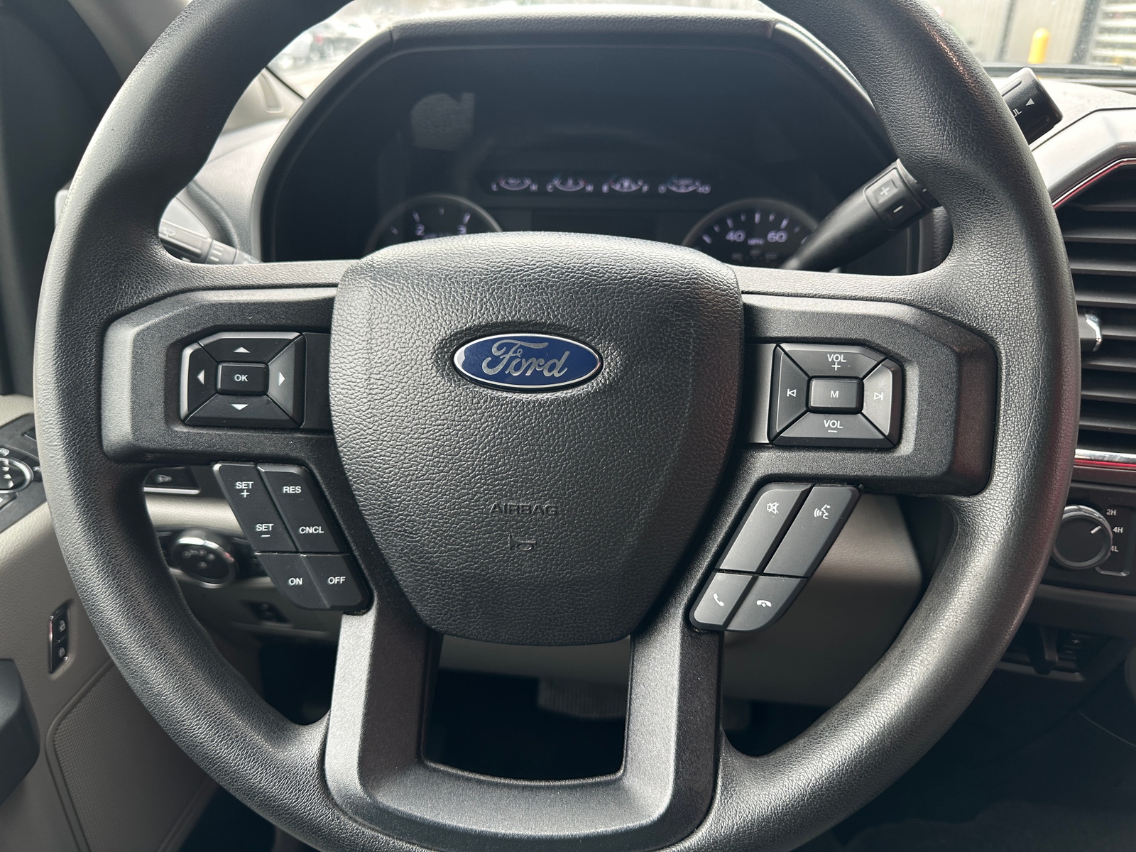 Thumbnail: 2017 Ford Econoline - 5