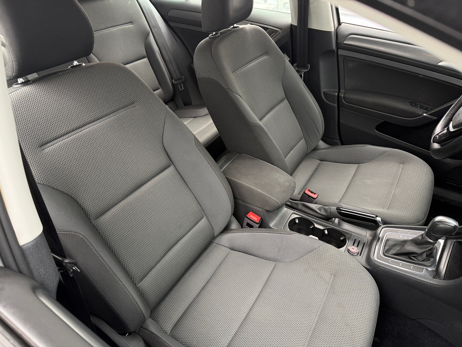 Thumbnail: 2018 Volkswagen Golf - 2