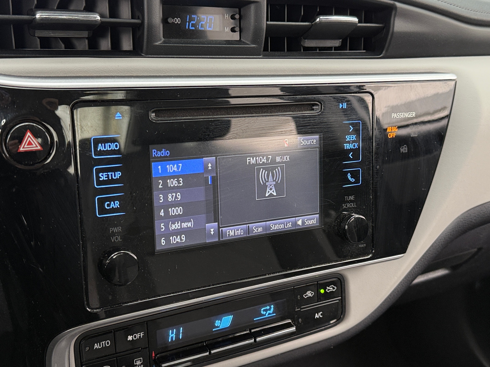 Thumbnail: 2017 Toyota Corolla - 4