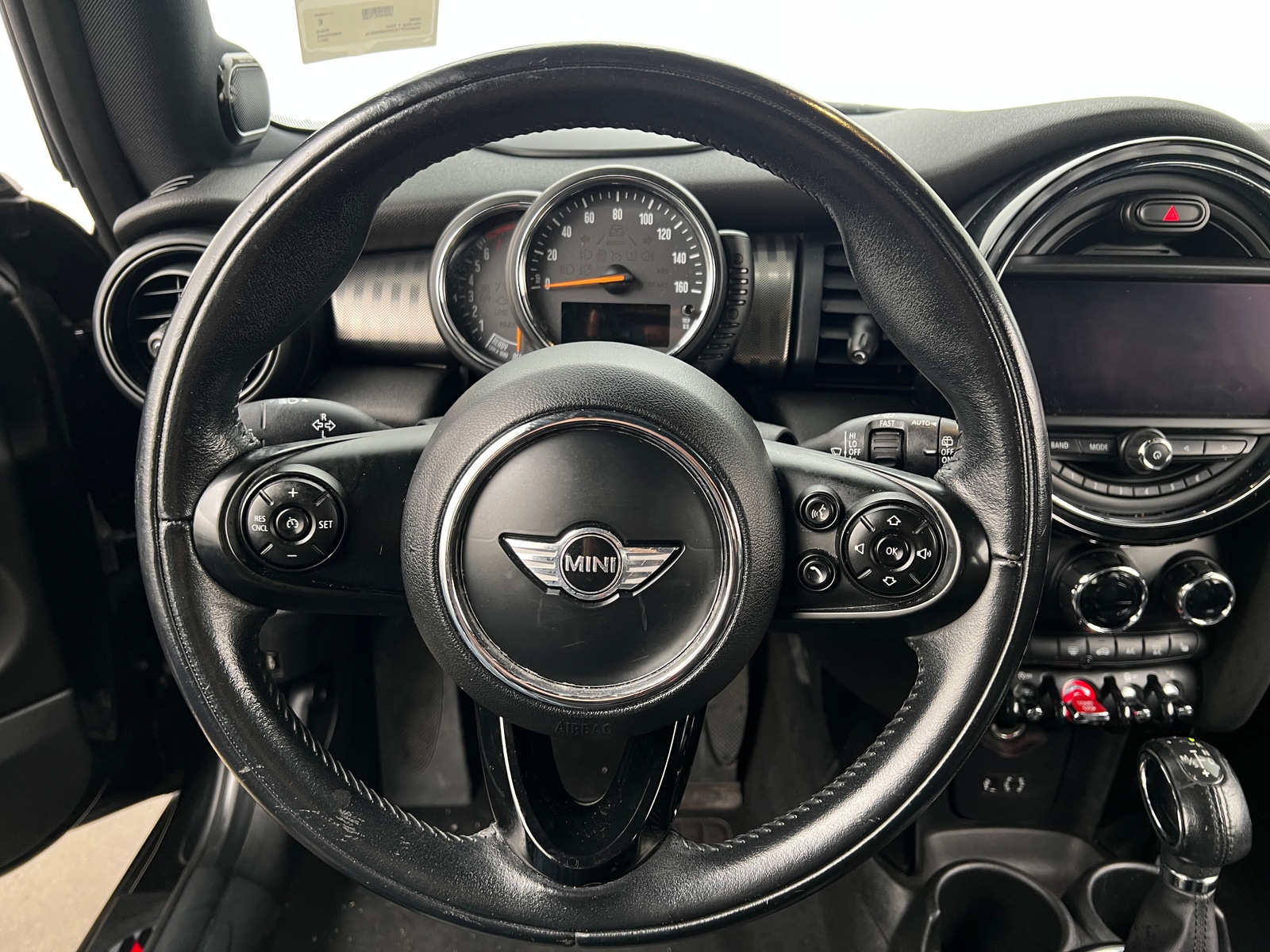 Thumbnail: 2017 MINI Cooper Hardtop - 4