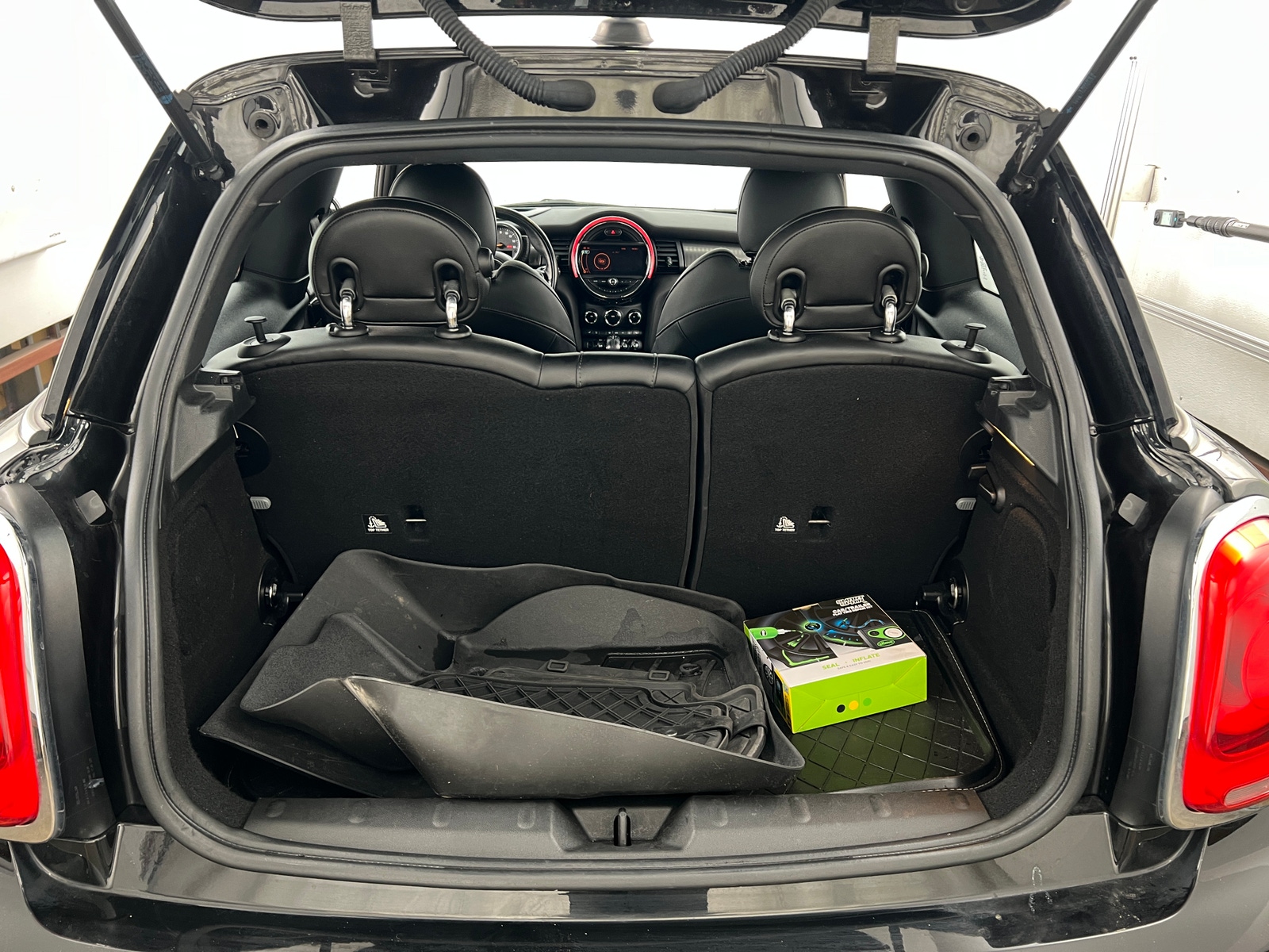 Thumbnail: 2017 MINI Cooper Hardtop - 6