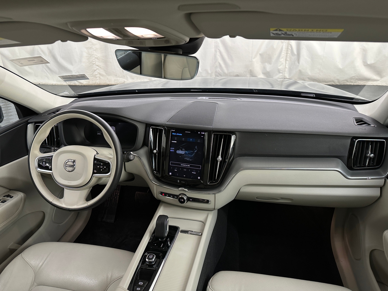 Thumbnail: 2023 Volvo XC60 - 3