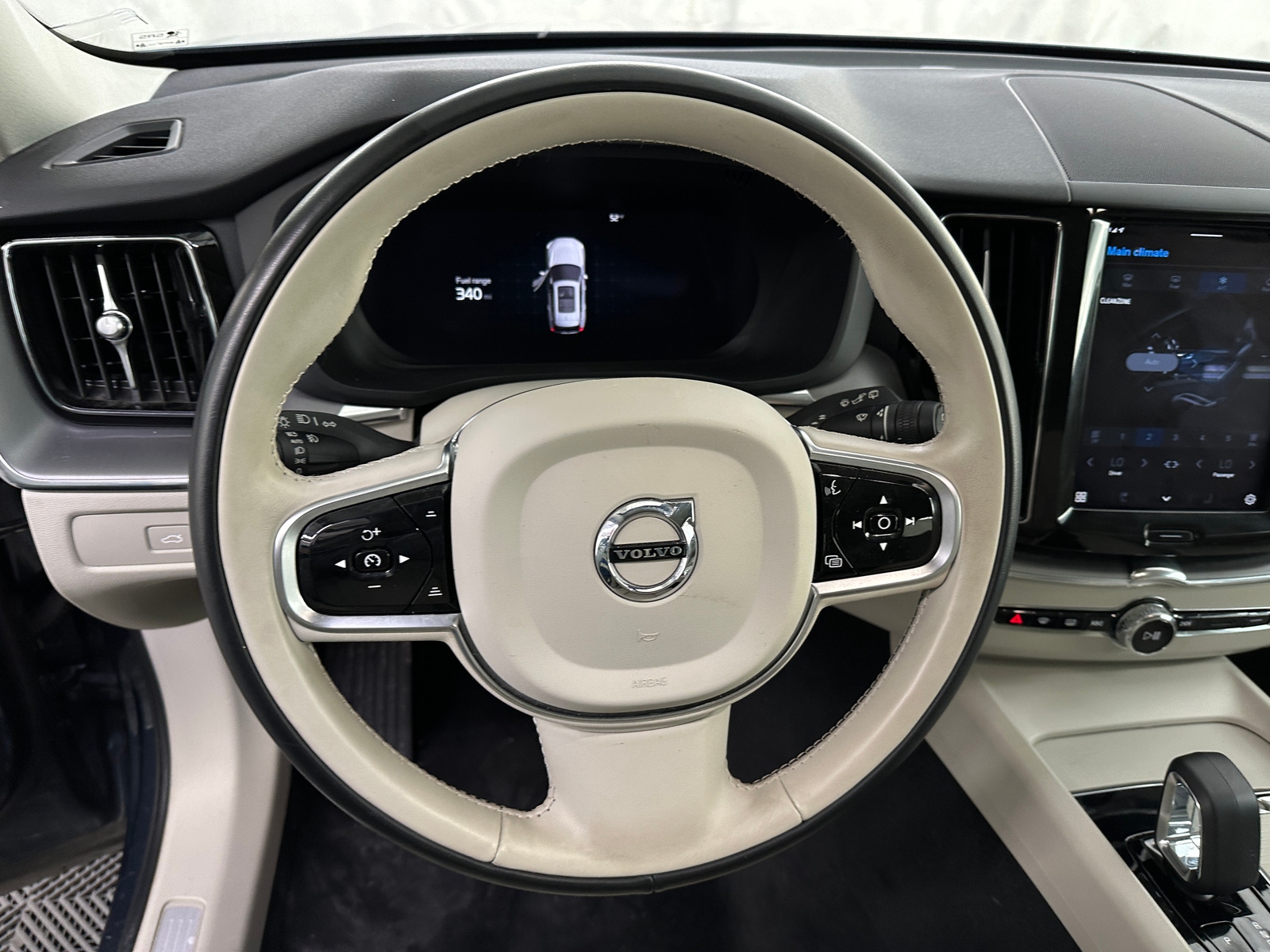 Thumbnail: 2023 Volvo XC60 - 5