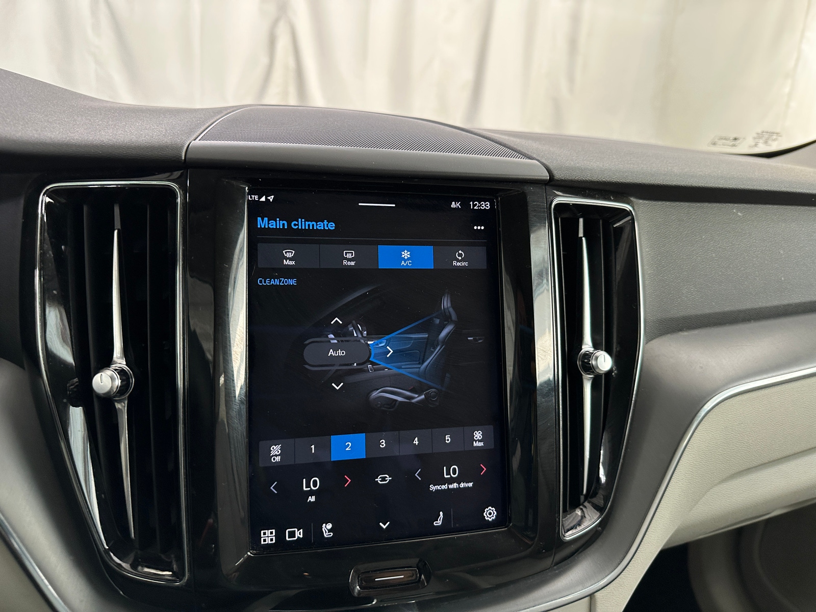 Thumbnail: 2023 Volvo XC60 - 4